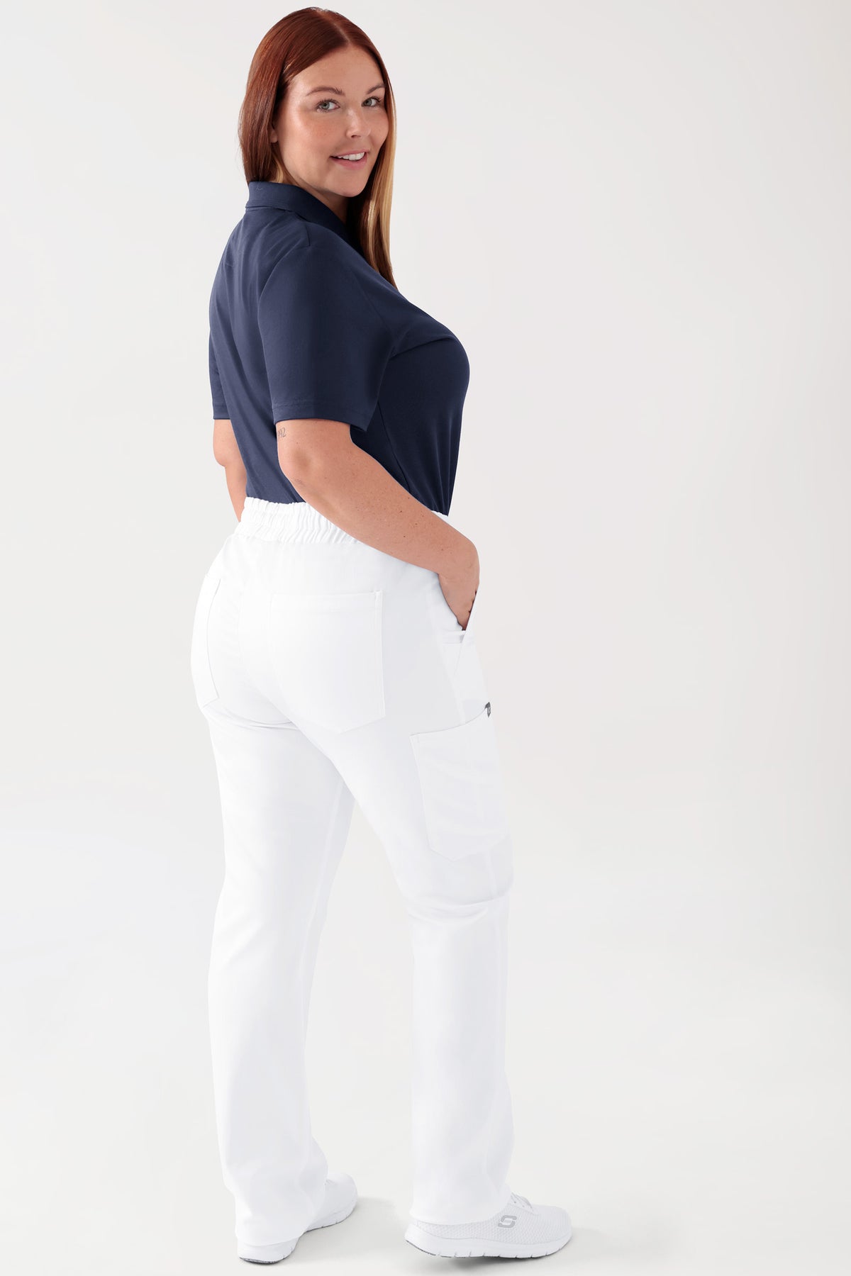 COMFY FLEX Stretch Hose Unisex - 1/1 Länge weiß, Rückansicht Das Model ist 173 cm groß und trägt Größe L