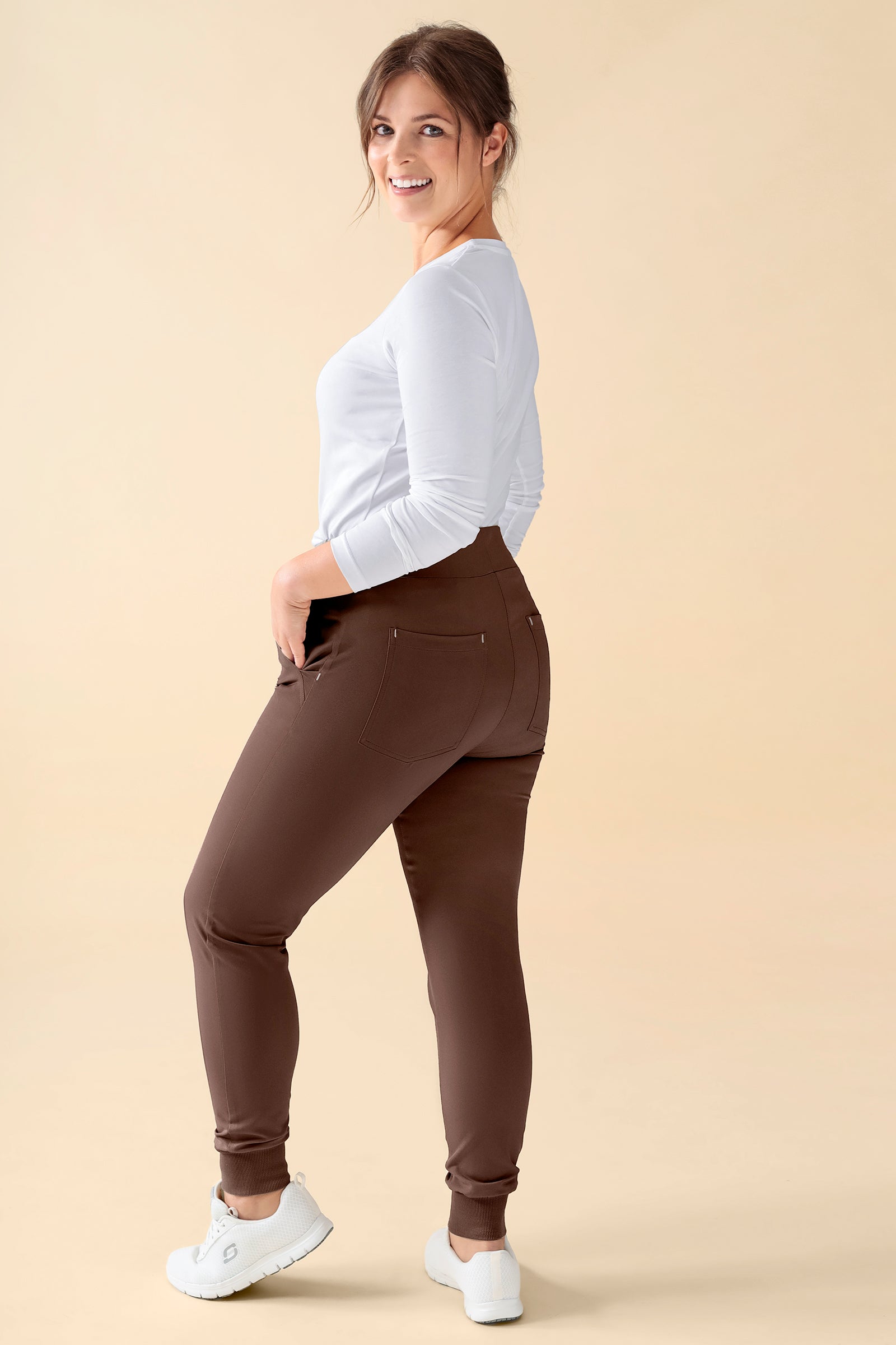 KAERE Hose Damen - Saumbündchen Kurzgr. ohne Beintaschen coffee, Rückansicht