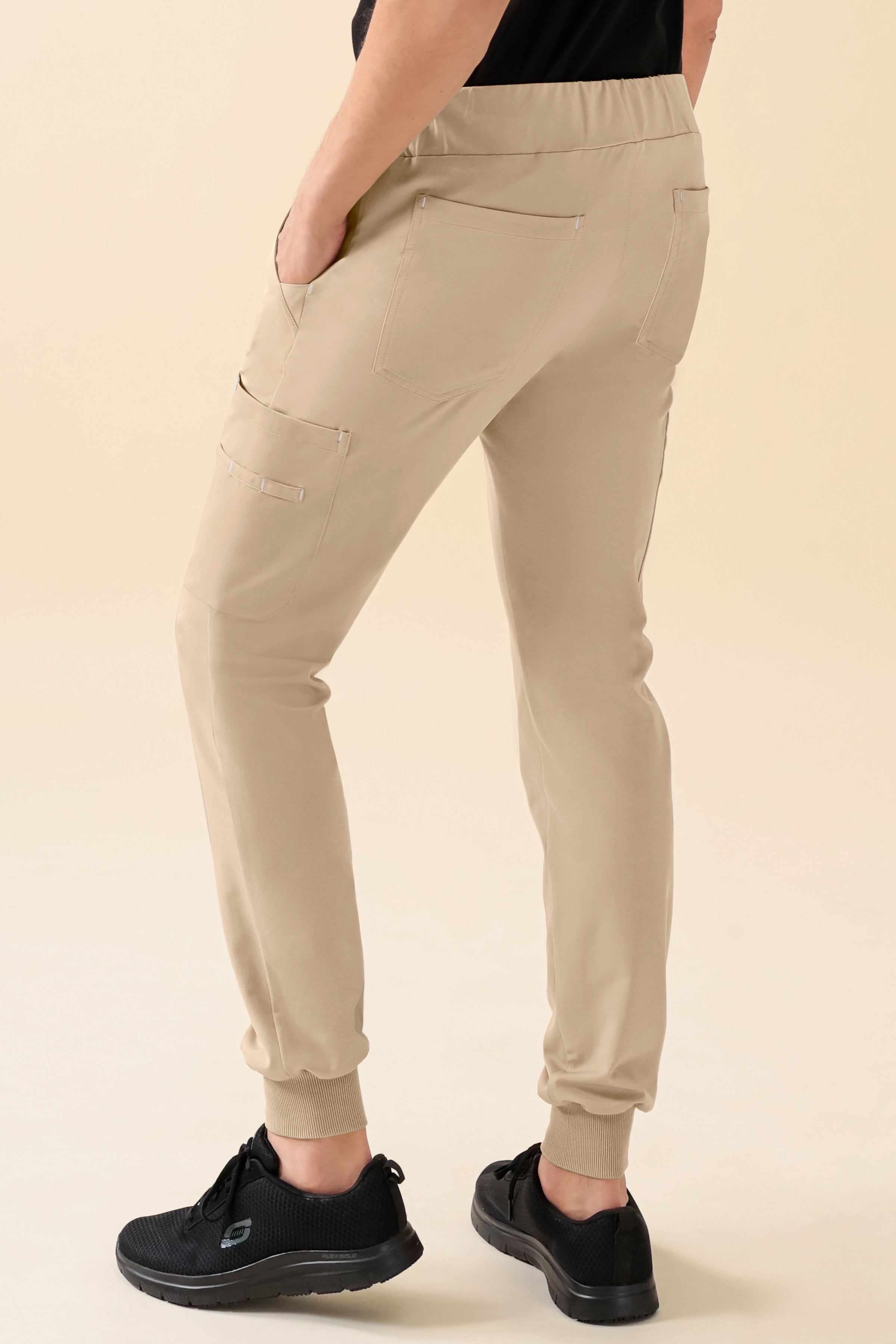 KAERE Hose Herren - Saumbündchen mit Beintaschen sand, Rückansicht
