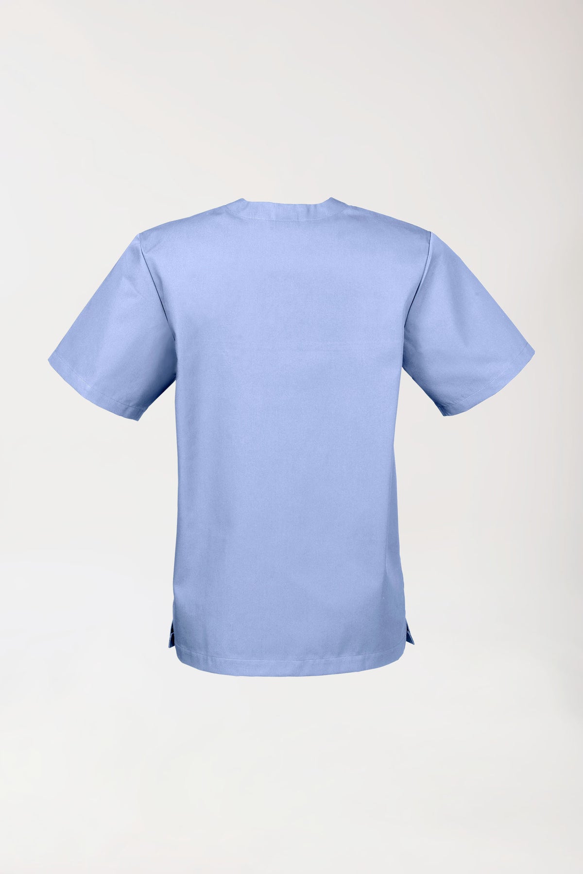 Rückansicht eines JUST STRONG Schlupfkasack Unisex – V-Ausschnitt, eisblau, Scrub-Oberteil mit kurzen Ärmeln und einer Brusttasche.