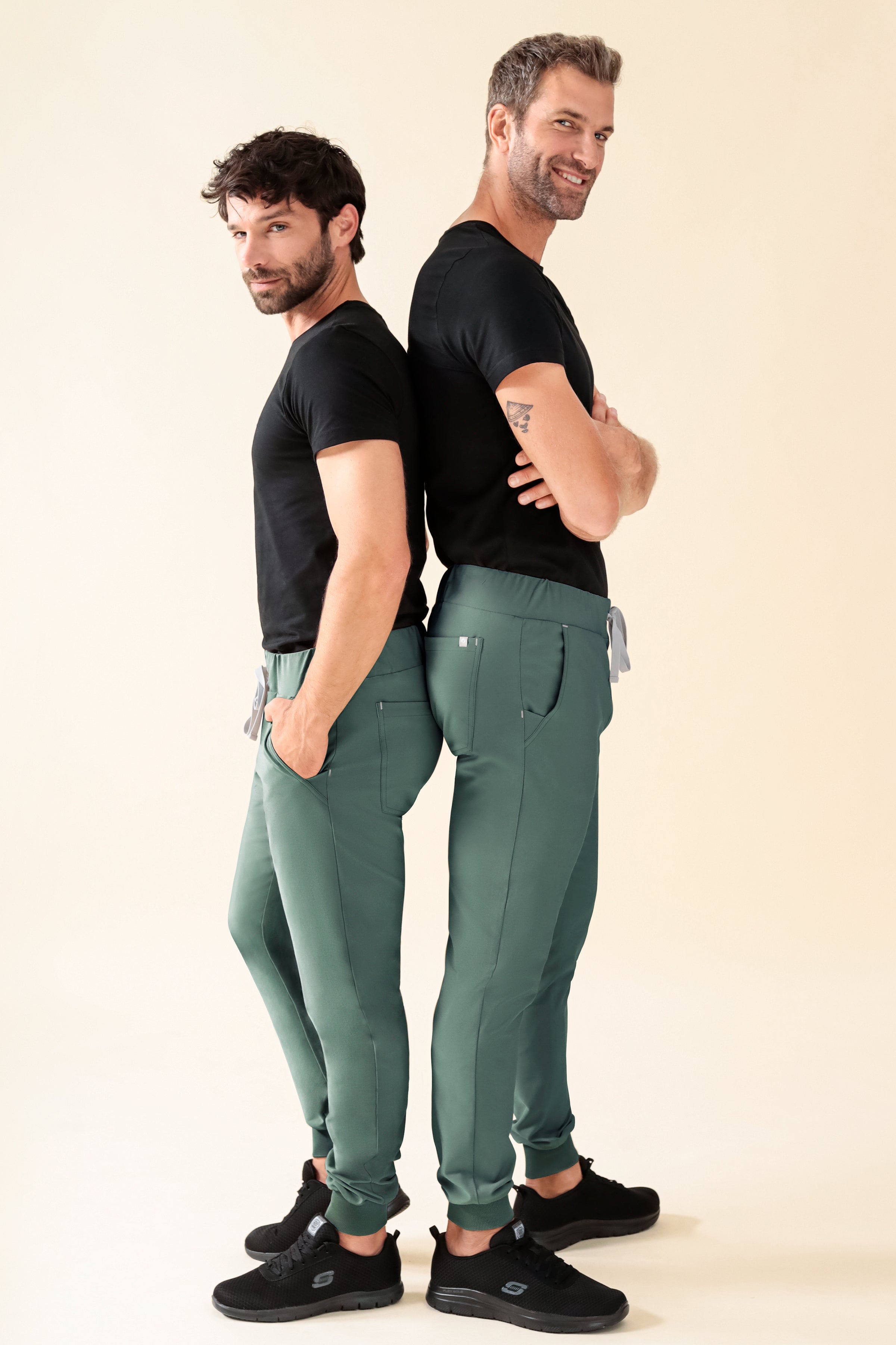 KAERE Hose Herren - Saumbündchen ohne Beintaschen dunkelgrün
