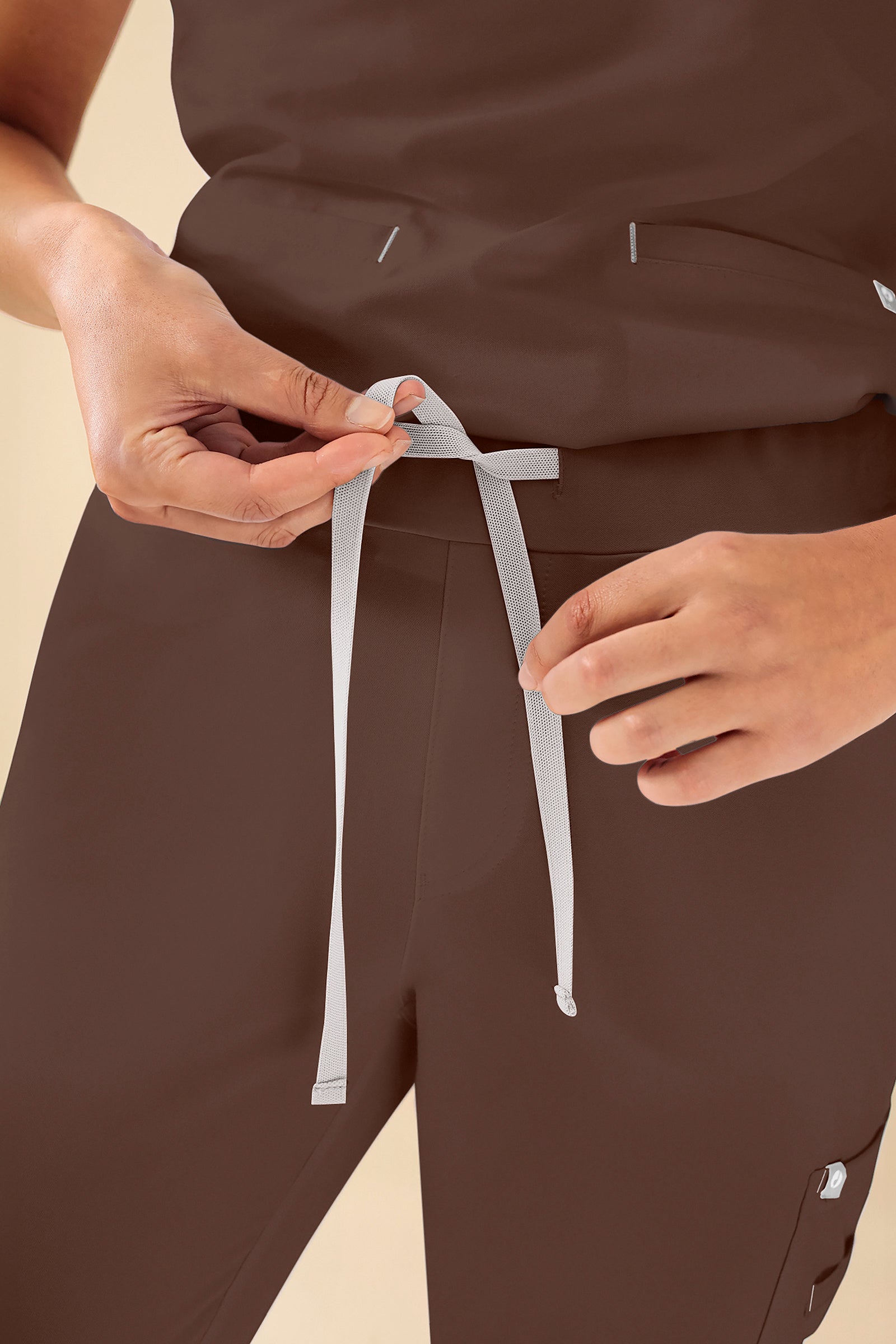 KAERE Hose Damen - Saumbündchen Kurzgr. mit Beintaschen coffee