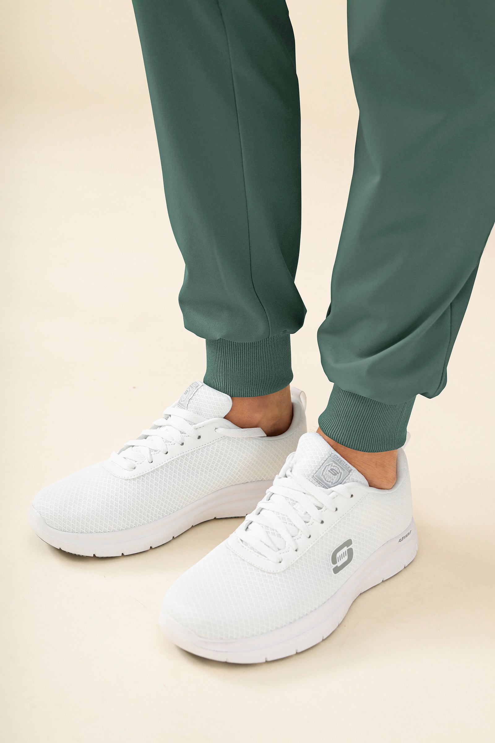 KAERE Hose Herren - Saumbündchen mit Beintaschen dunkelgrün