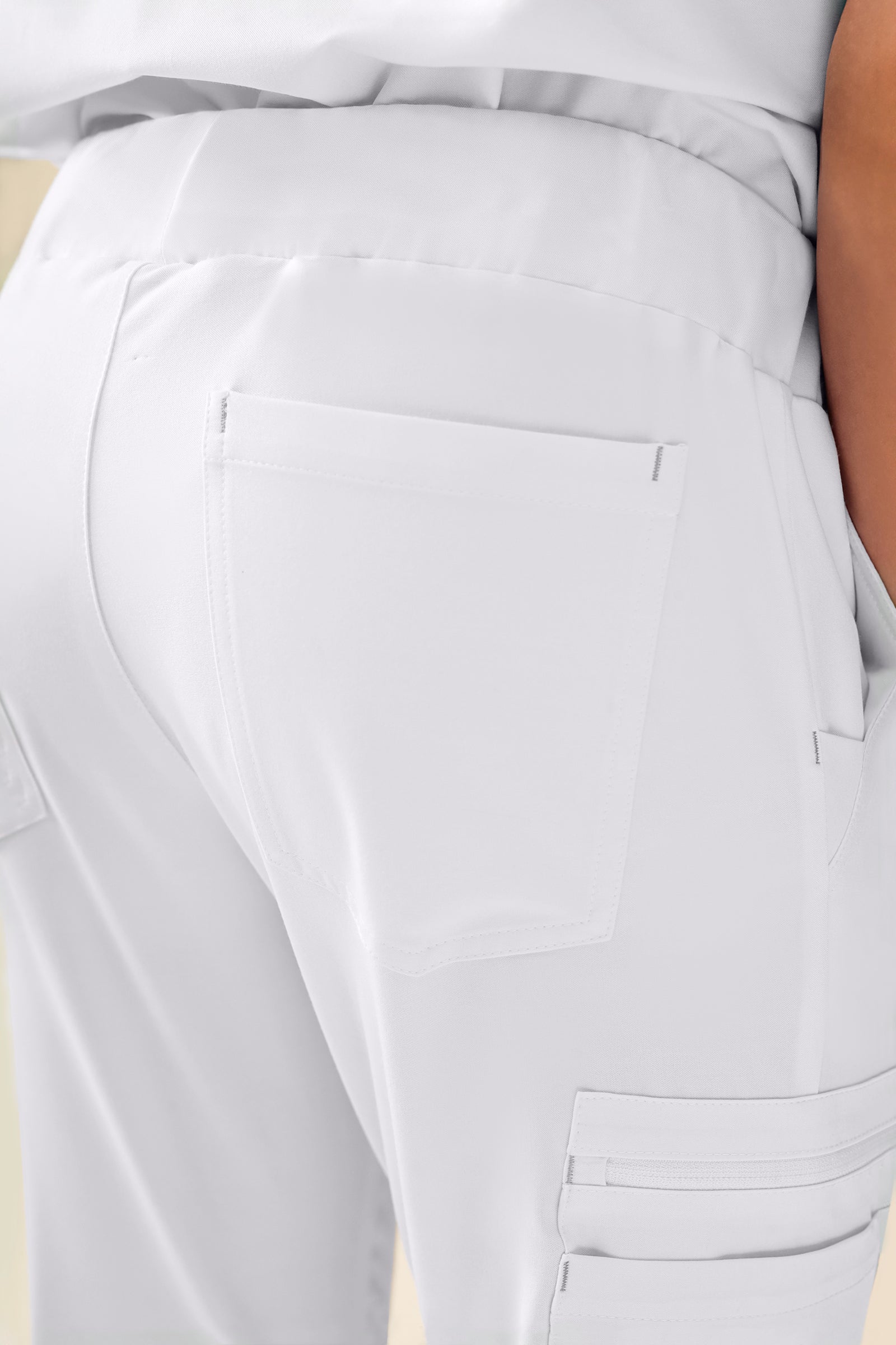 KAERE Hose Herren - Saumbündchen Kurzgr. mit Beintaschen weiß