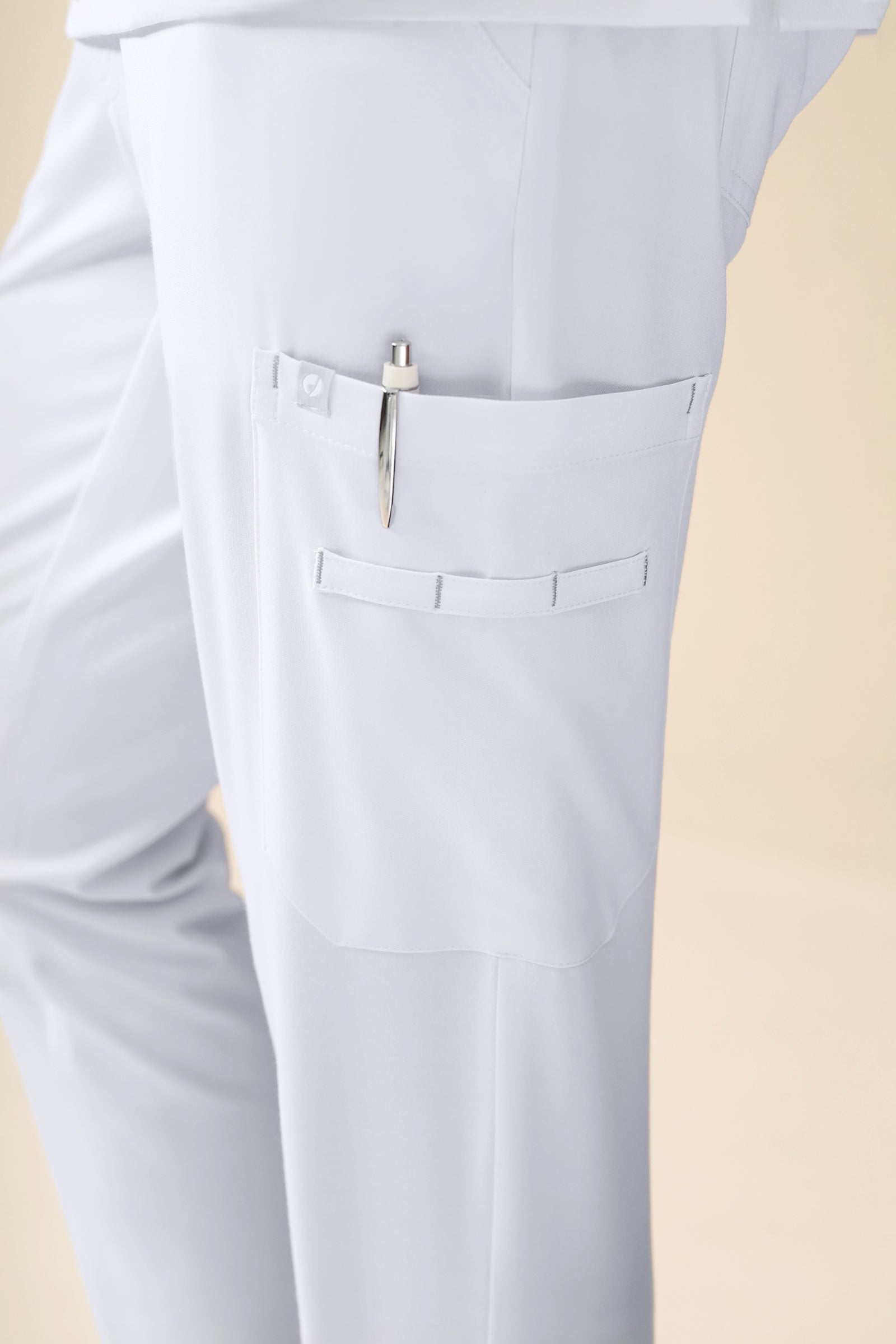 KAERE Hose Herren - Saumbündchen Kurzgr. mit Beintaschen weiß