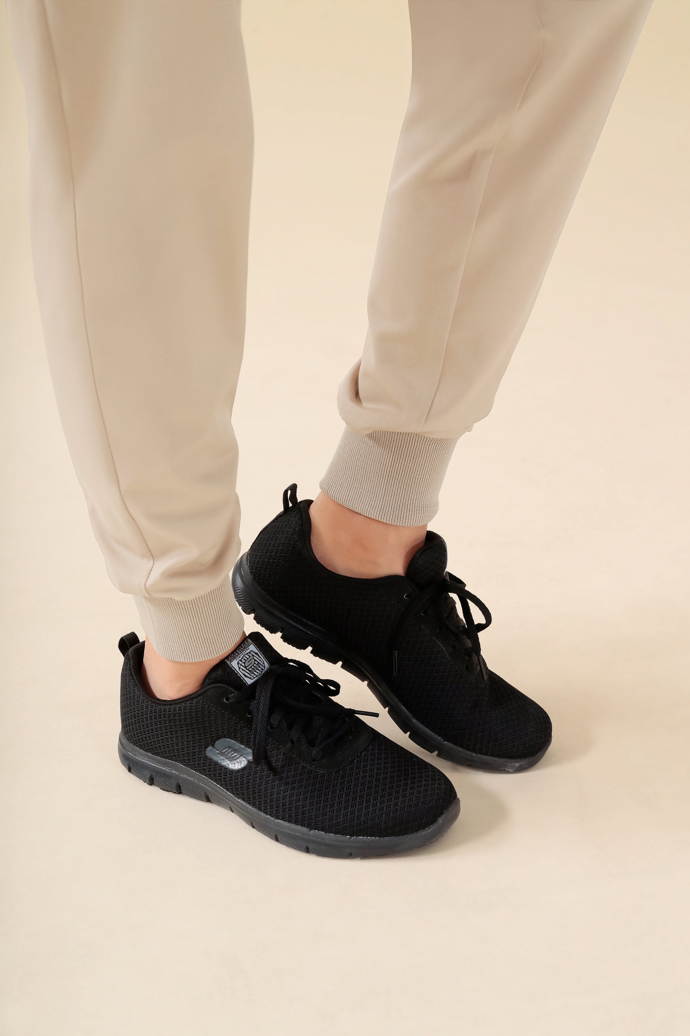 KAERE Hose Damen - Saumbündchen mit Beintaschen sand