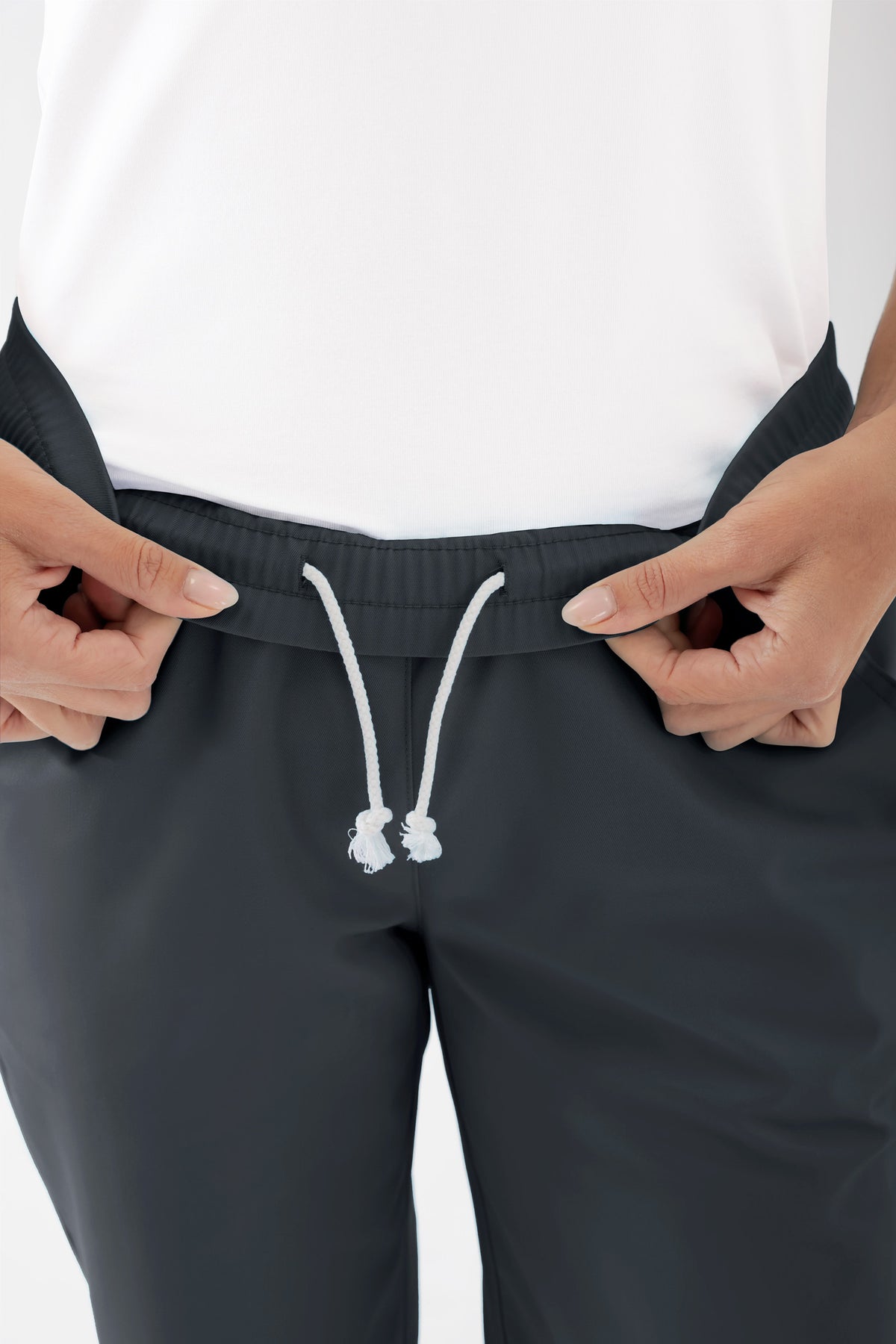 JUST STRONG Hose Damen – Hose in Anthrazit mit elastischem Bund, Kordelzug und Seitentaschen.