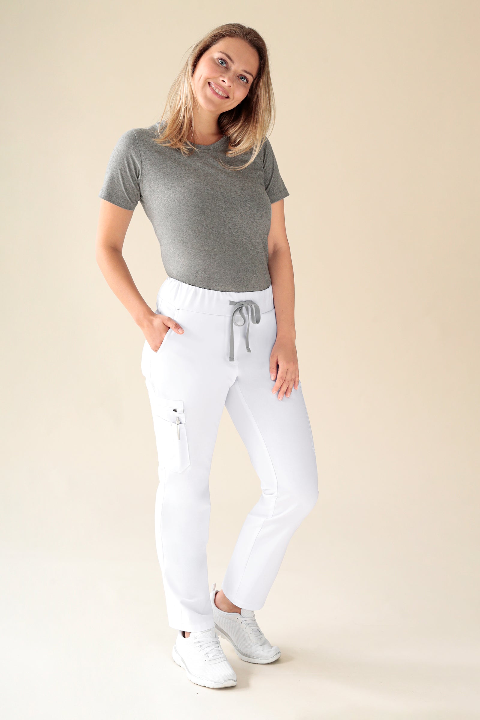 KAERE Hose Damen - gerader Saum Kurzgr. mit Beintaschen weiß, Vorderansicht