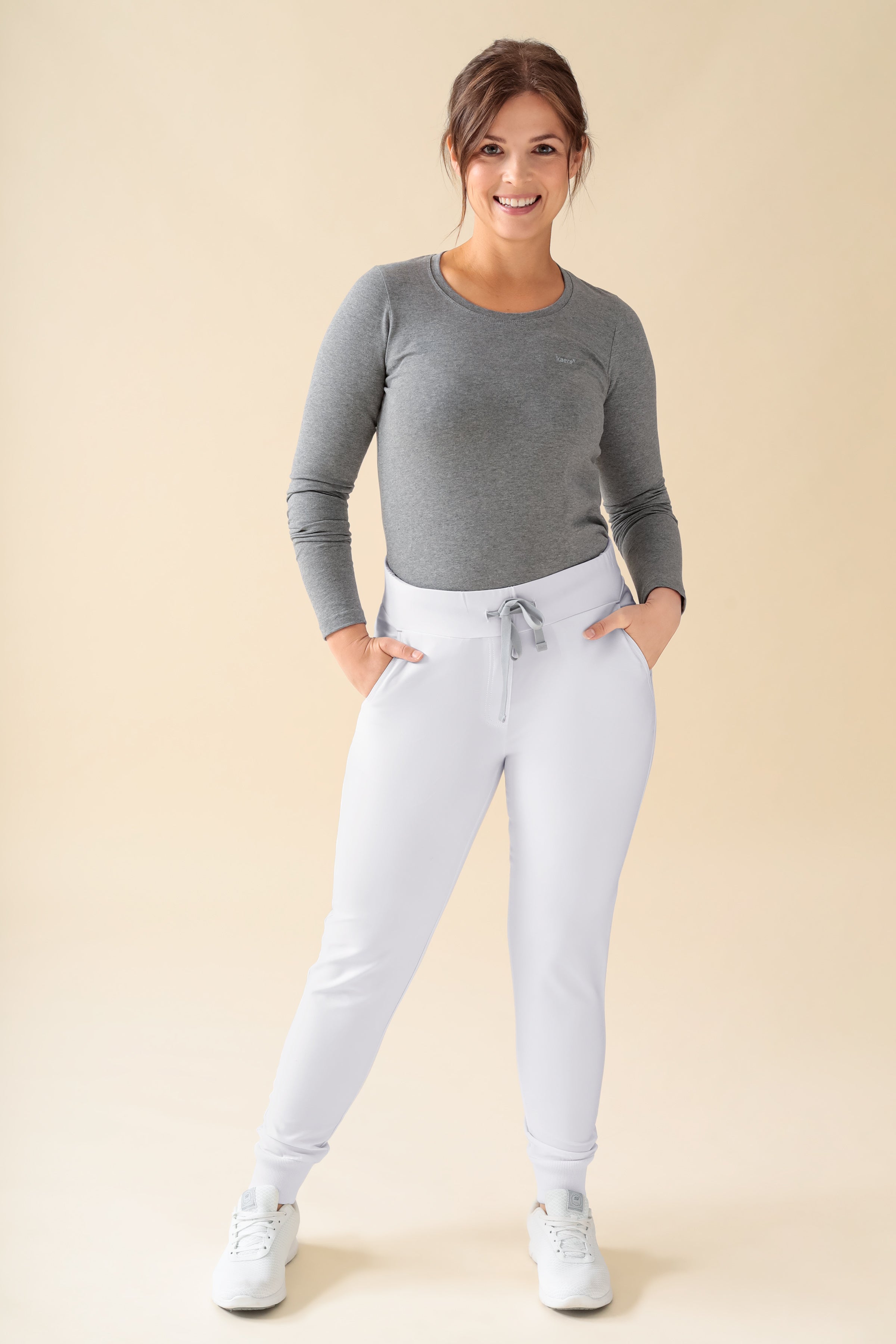 KAERE Hose Damen - Saumbündchen Kurzgr. ohne Beintaschen weiß, Vorderansicht