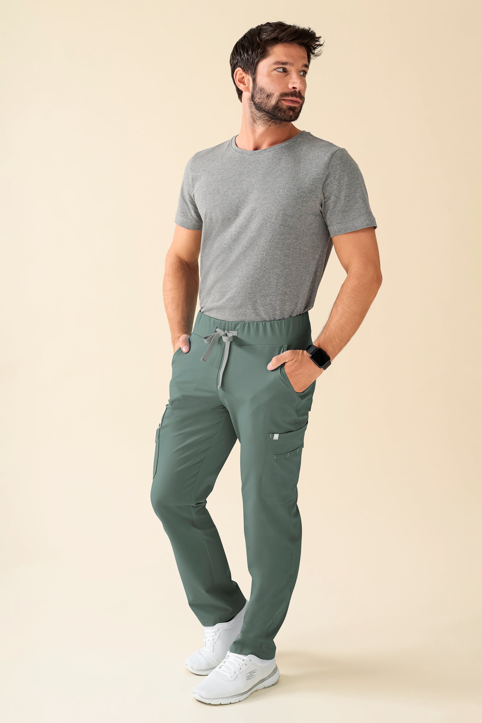 KAERE Hose Herren - gerader Saum Kurzgr. mit Beintaschen dunkelgrün, Vorderansicht