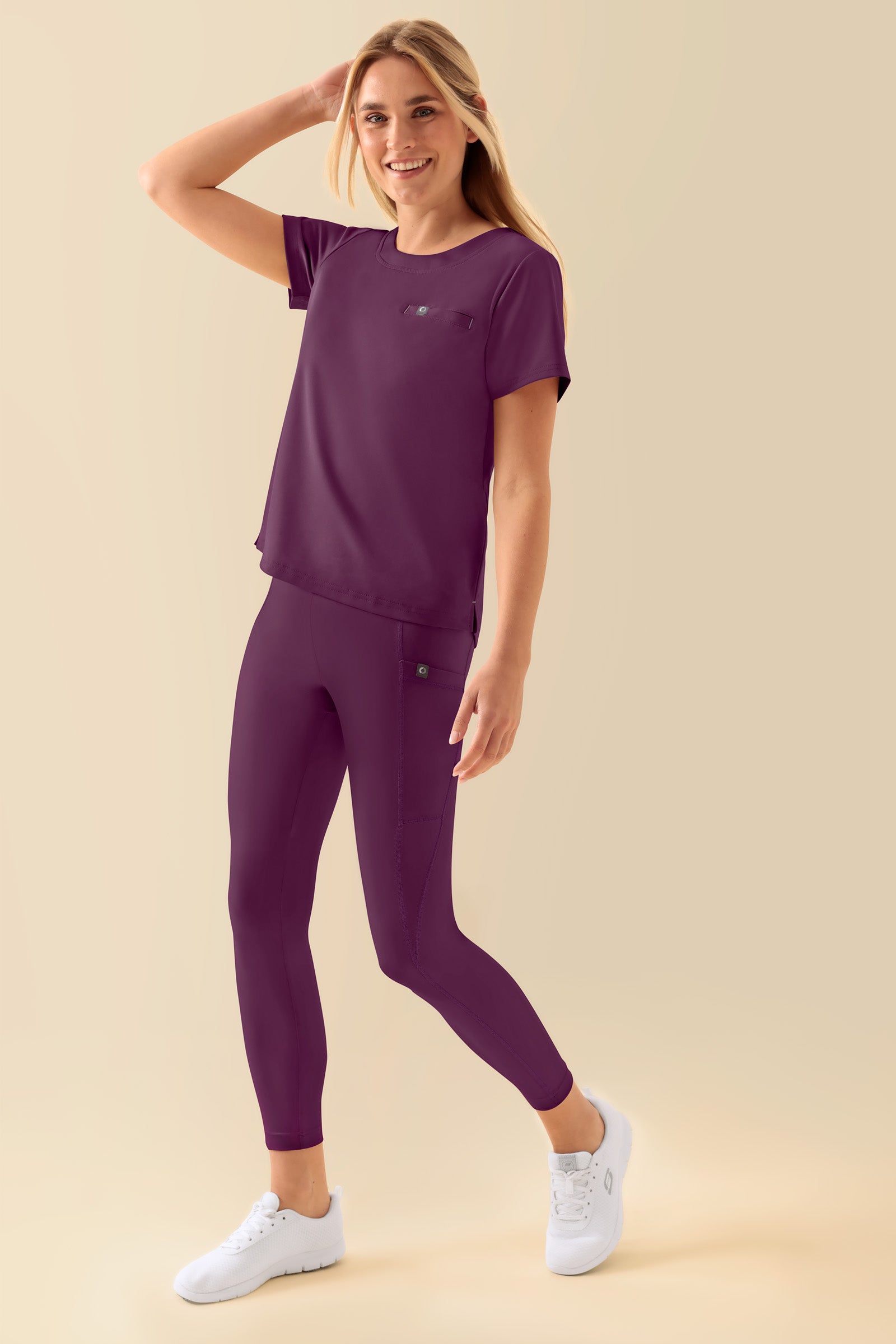 KAERE Leggings Damen - super elastisch pflaume, Vorderansicht Das Model ist 177 cm groß und trägt Größe S