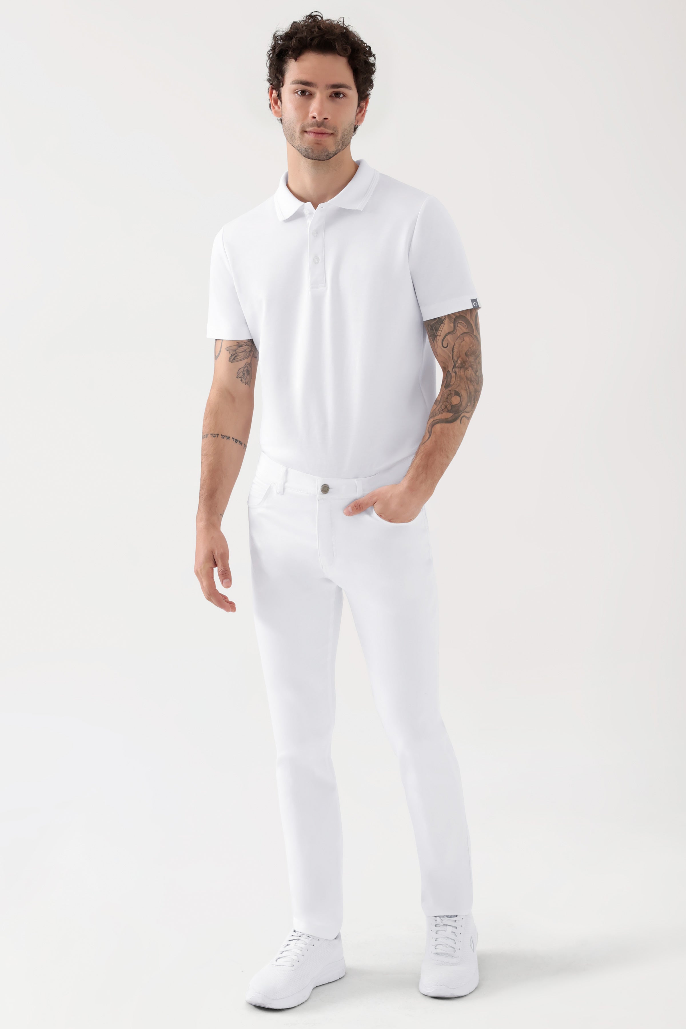 COMFY FLEX 5-Pocket Hose Herren - schlankes Bein weiß, Vorderansicht Das Model ist 188 cm groß und trägt Größe 48