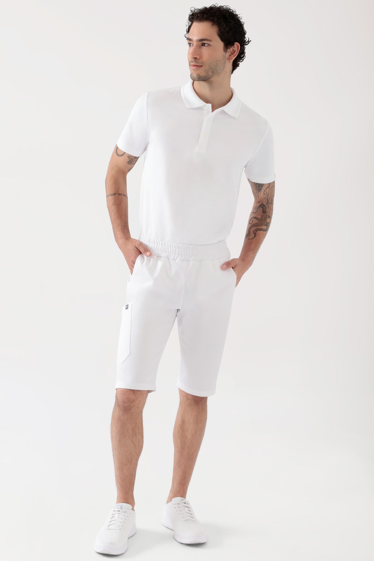 COMFY FLEX Stretch Hose Unisex - Bermuda weiß, Vorderansicht Das Model ist 188 cm groß und trägt Größe M