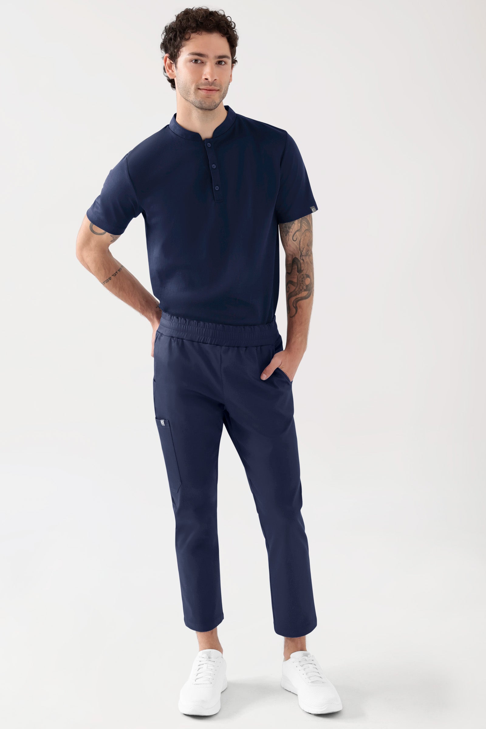 COMFY FLEX Stretch Hose Unisex - 7/8 Länge navy, Vorderansicht Das Model ist 188 cm groß und trägt Größe M