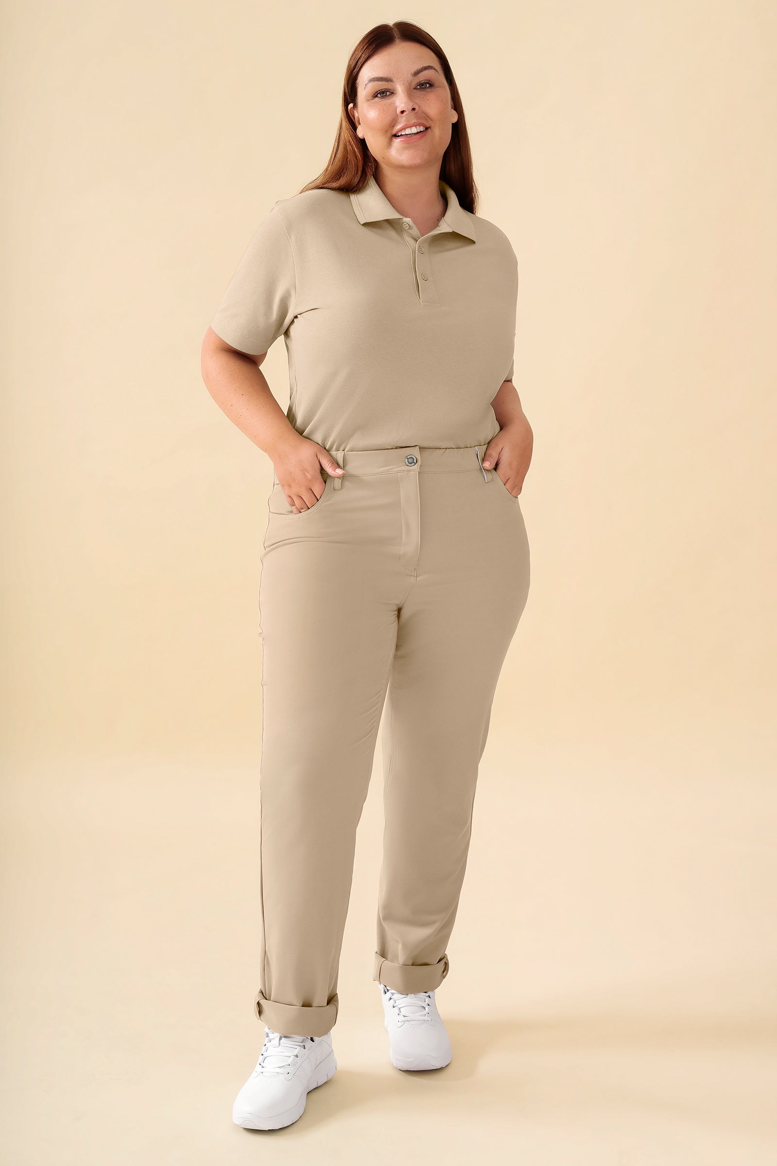 KAERE Hose Damen - 5-Pocket sand, Vorderansicht Das Model ist 173 cm groß und trägt Größe XL