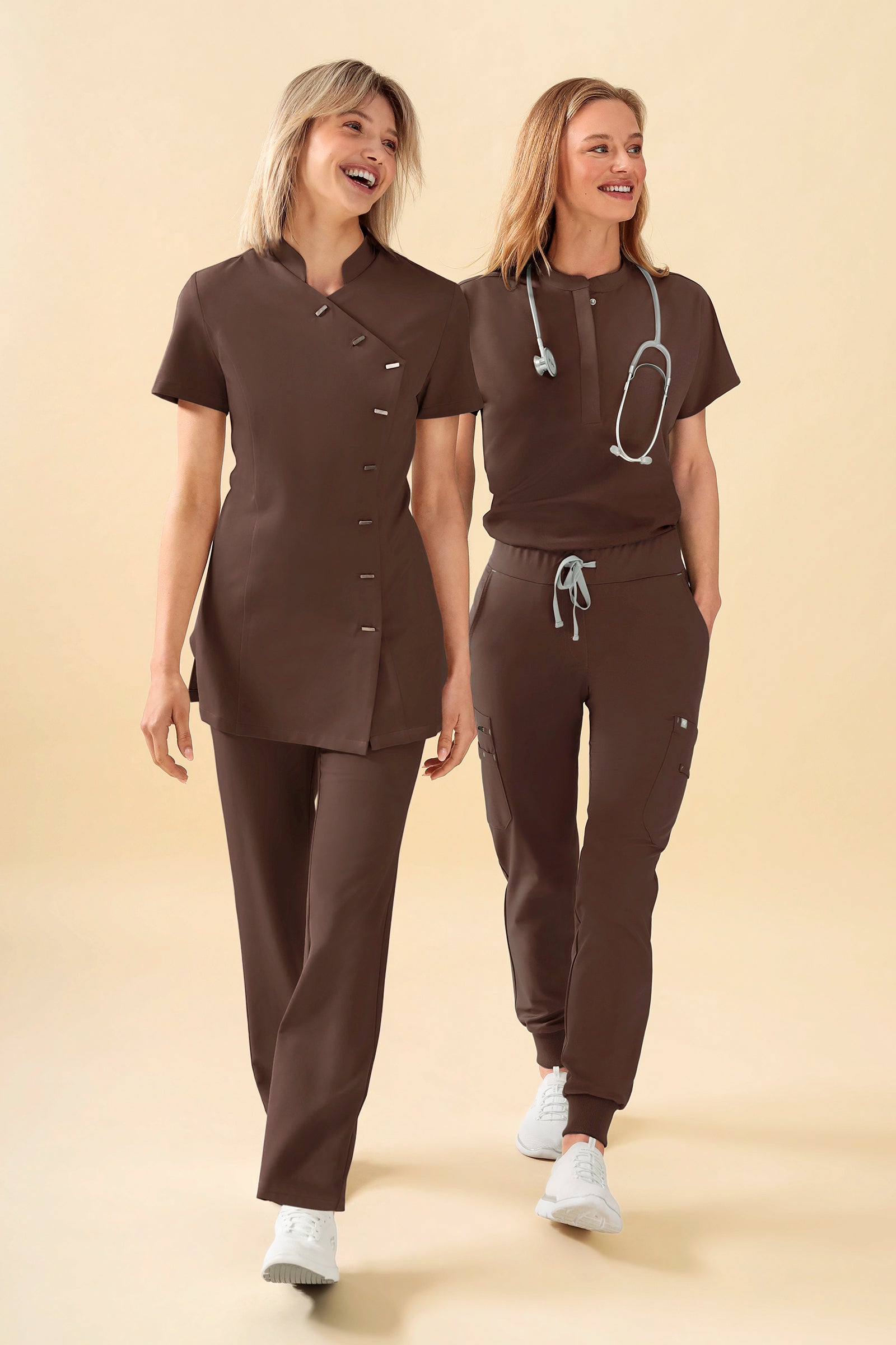 KAERE Kasack Damen - asymmetrische Knopfleiste coffee, Vorderansicht