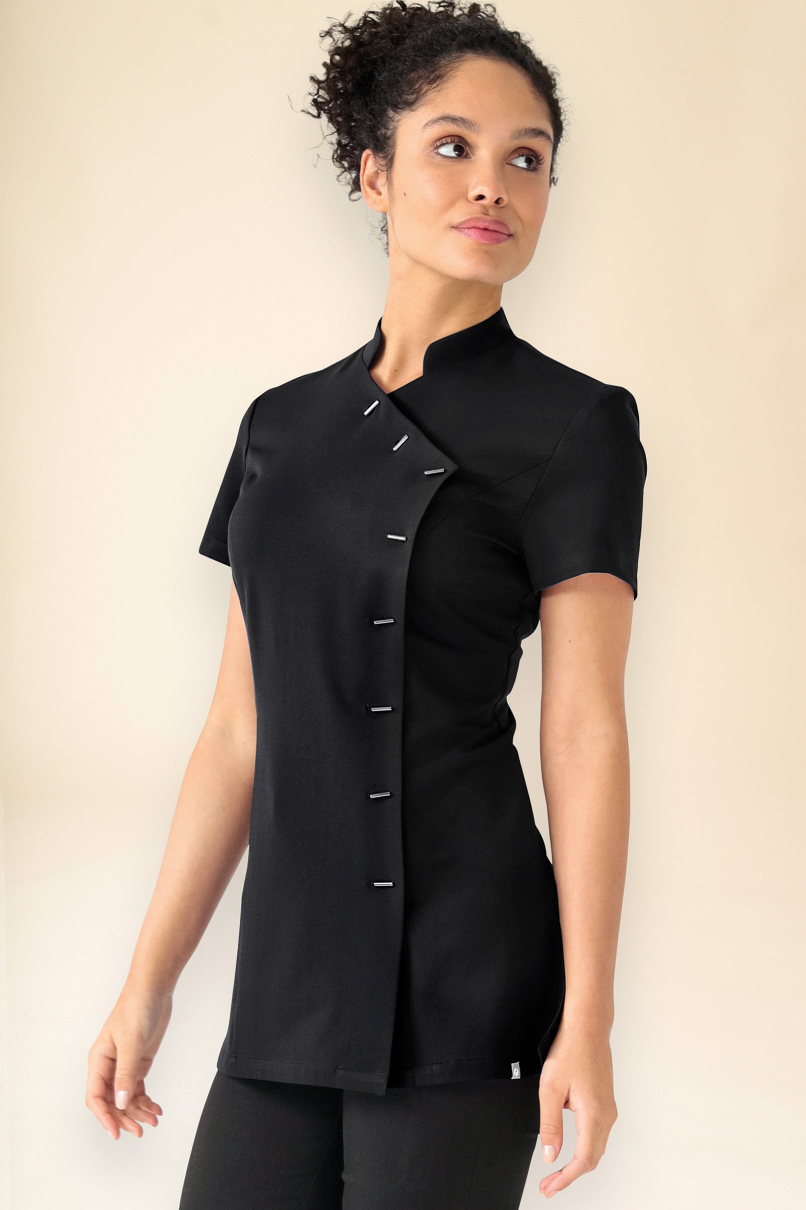 KAERE Kasack Damen - asymmetrische Knopfleiste schwarz