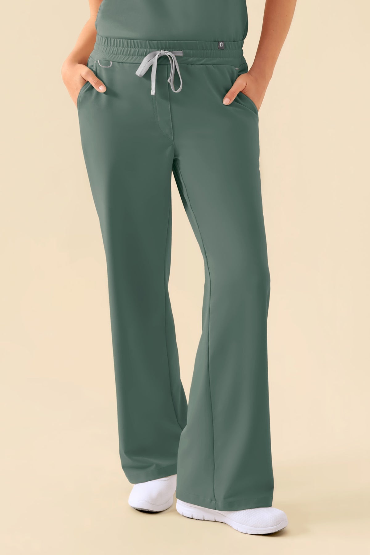 KAERE Hose Damen – dunkelgrüne Scrub-Hose mit weitem Bein, lässiger Passform, elastischem Kordelzug in der Taille und Seitentaschen.