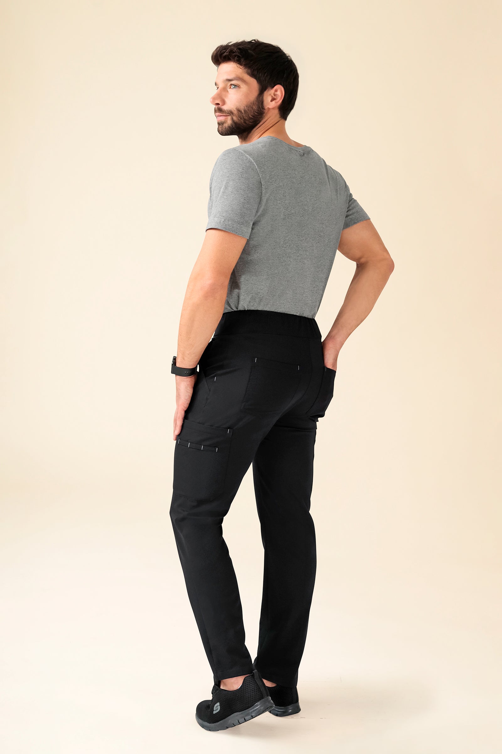 KAERE Hose Herren - gerader Saum Kurzgr. mit Beintaschen schwarz, Rückansicht 