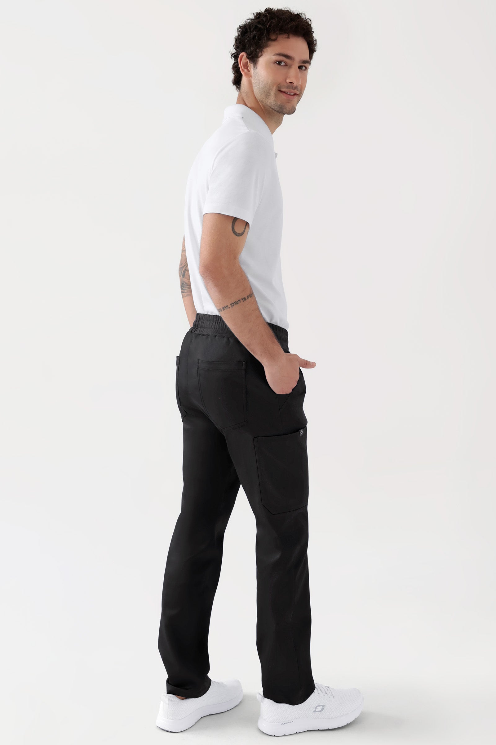COMFY FLEX Stretch Hose Unisex - 1/1 Länge schwarz, Rückansicht Das Model ist 188 cm groß und trägt Größe M