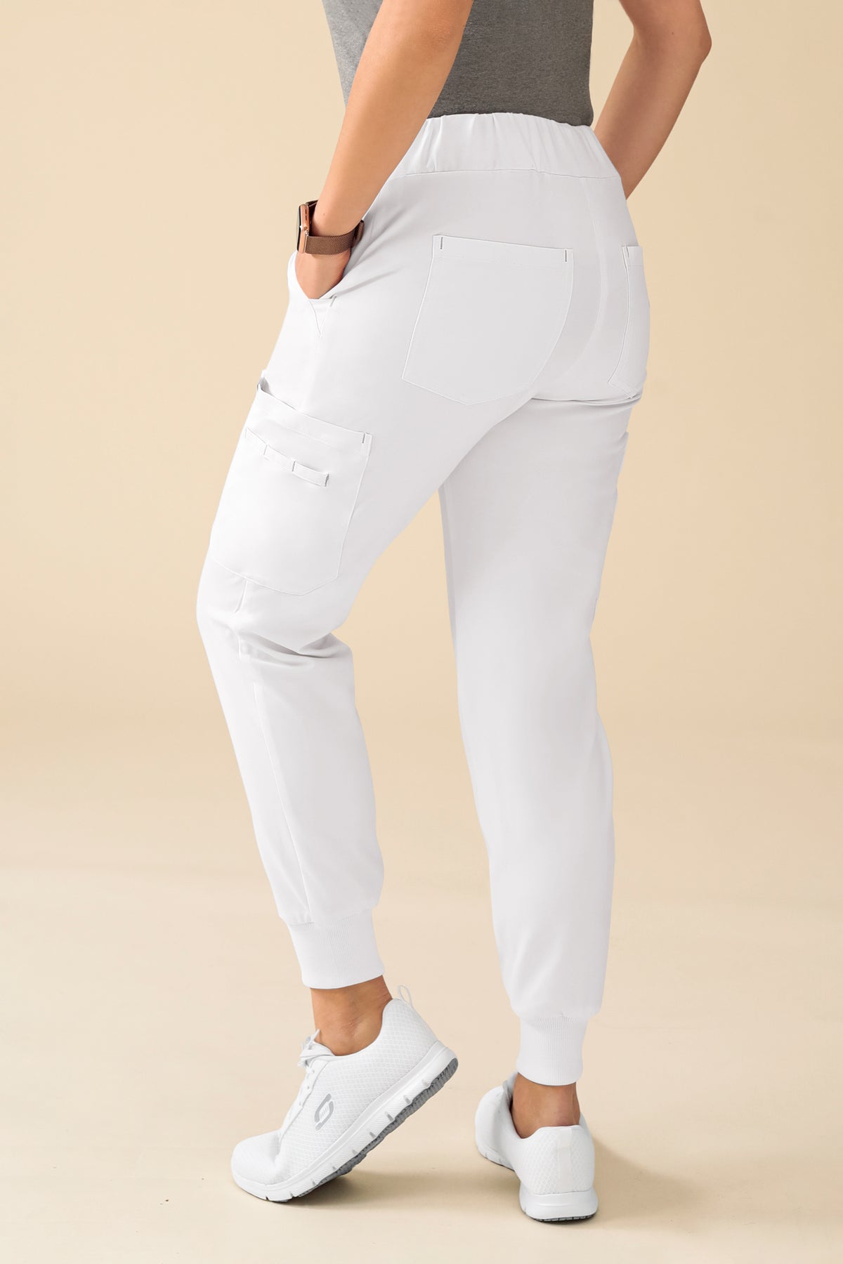 KAERE Hose Damen - Saumbündchen Kurzgr. mit Beintaschen weiß, Rückansicht 