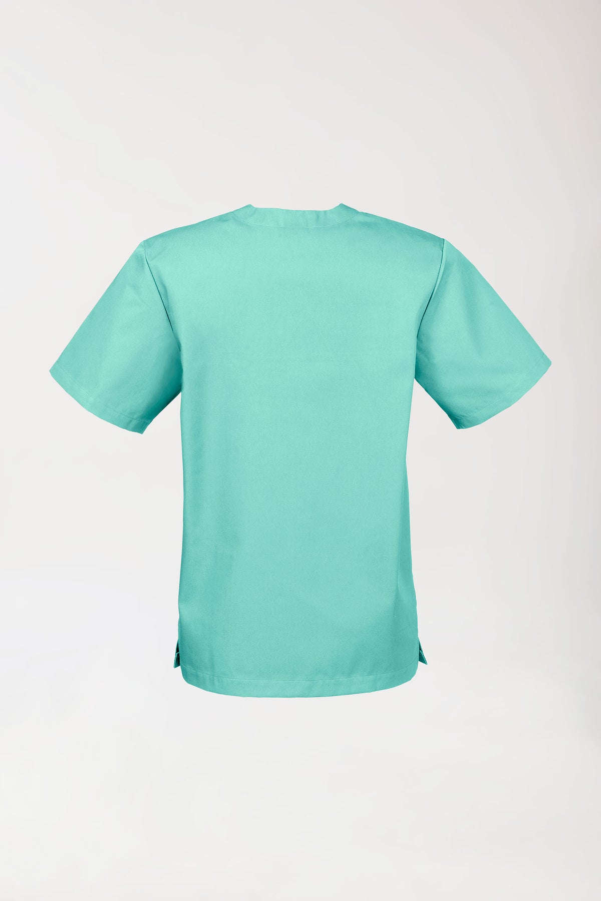 Rückansicht eines JUST STRONG Schlupfkasack Unisex – V-Ausschnitt, aquagrünes Scrub-Oberteil mit kurzen Ärmeln und einer Brusttasche.