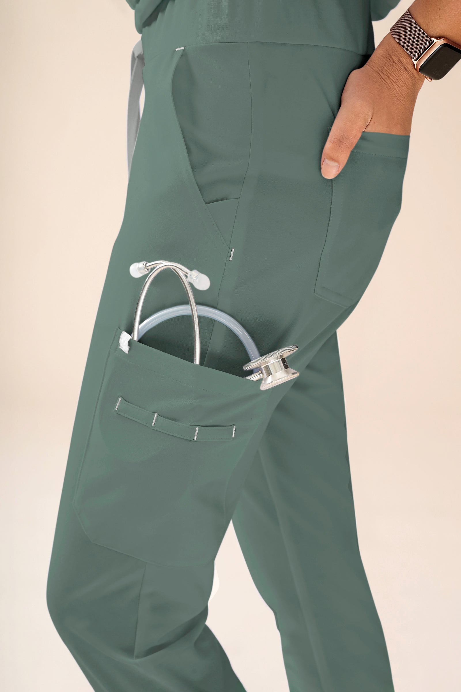 KAERE Hose Damen - Saumbündchen Kurzgr. mit Beintaschen dunkelgrün