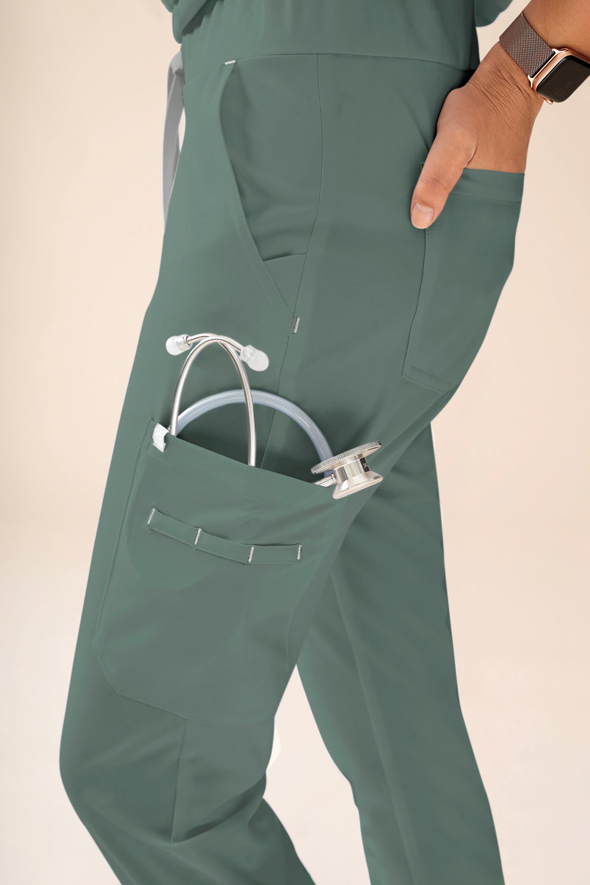 KAERE Hose Damen - Saumbündchen Kurzgr. mit Beintaschen dunkelgrün