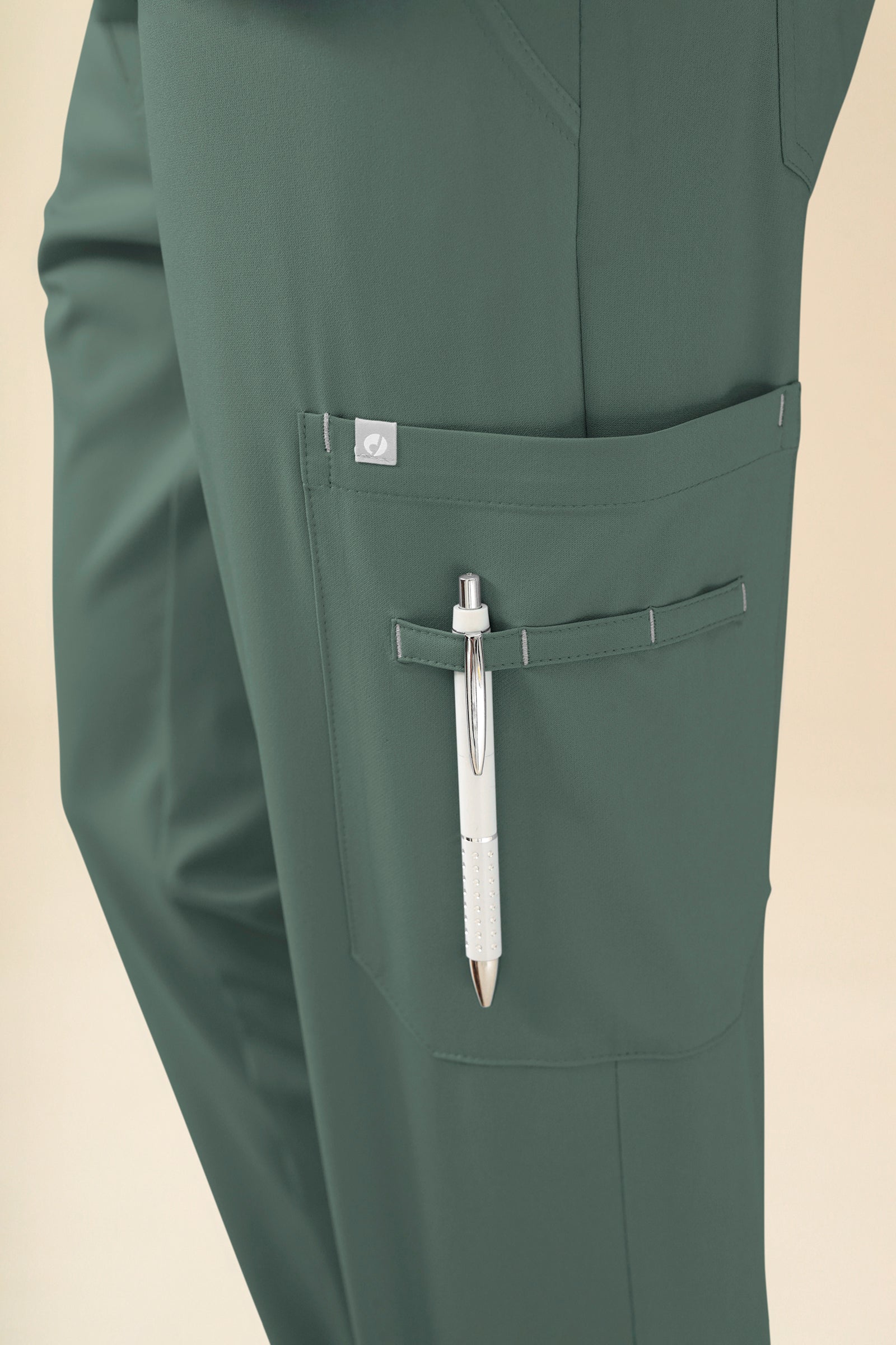 KAERE Hose Herren - Saumbündchen Kurzgr. mit Beintaschen dunkelgrün