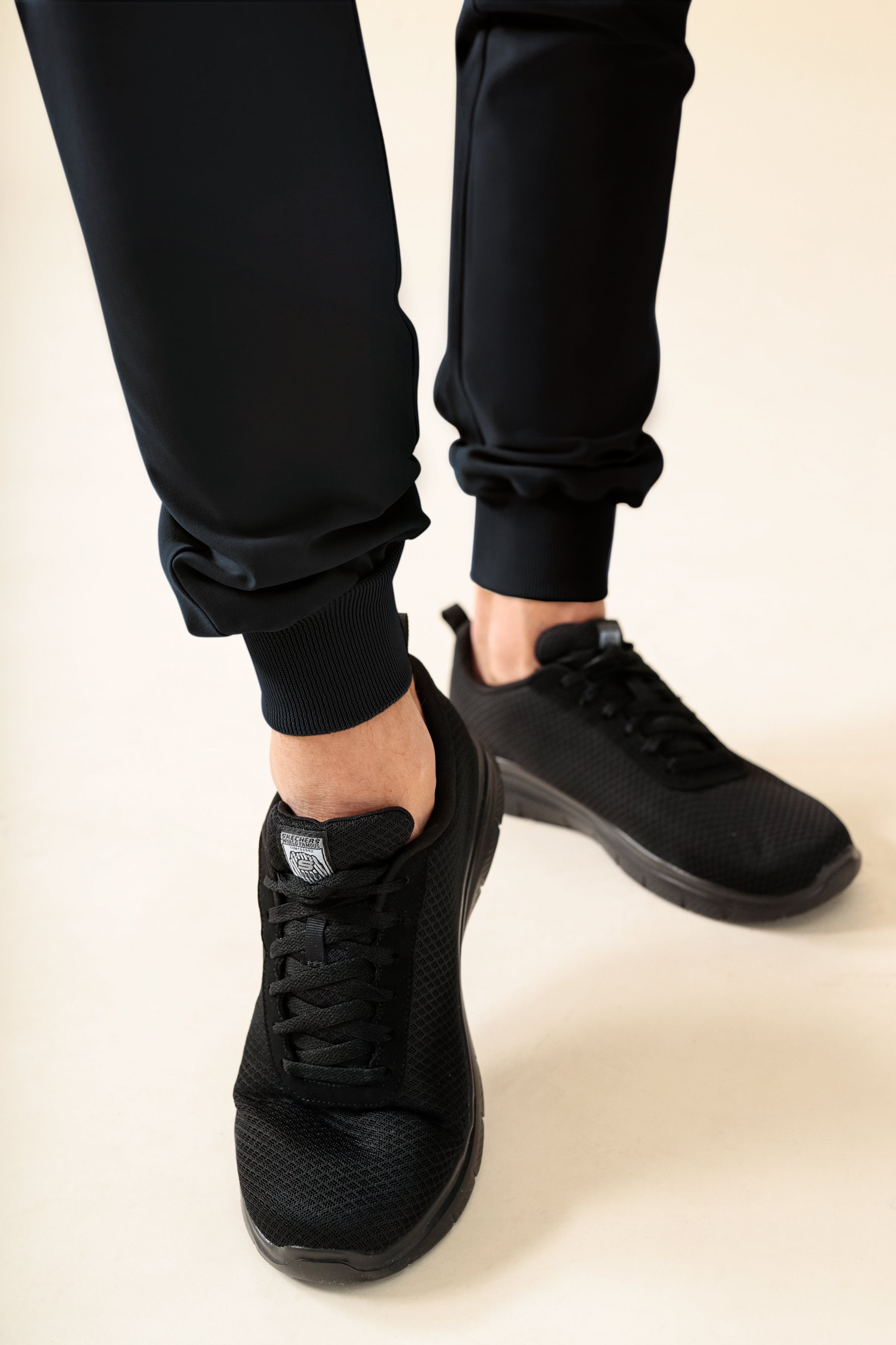 KAERE Hose Herren - Saumbündchen ohne Beintaschen schwarz