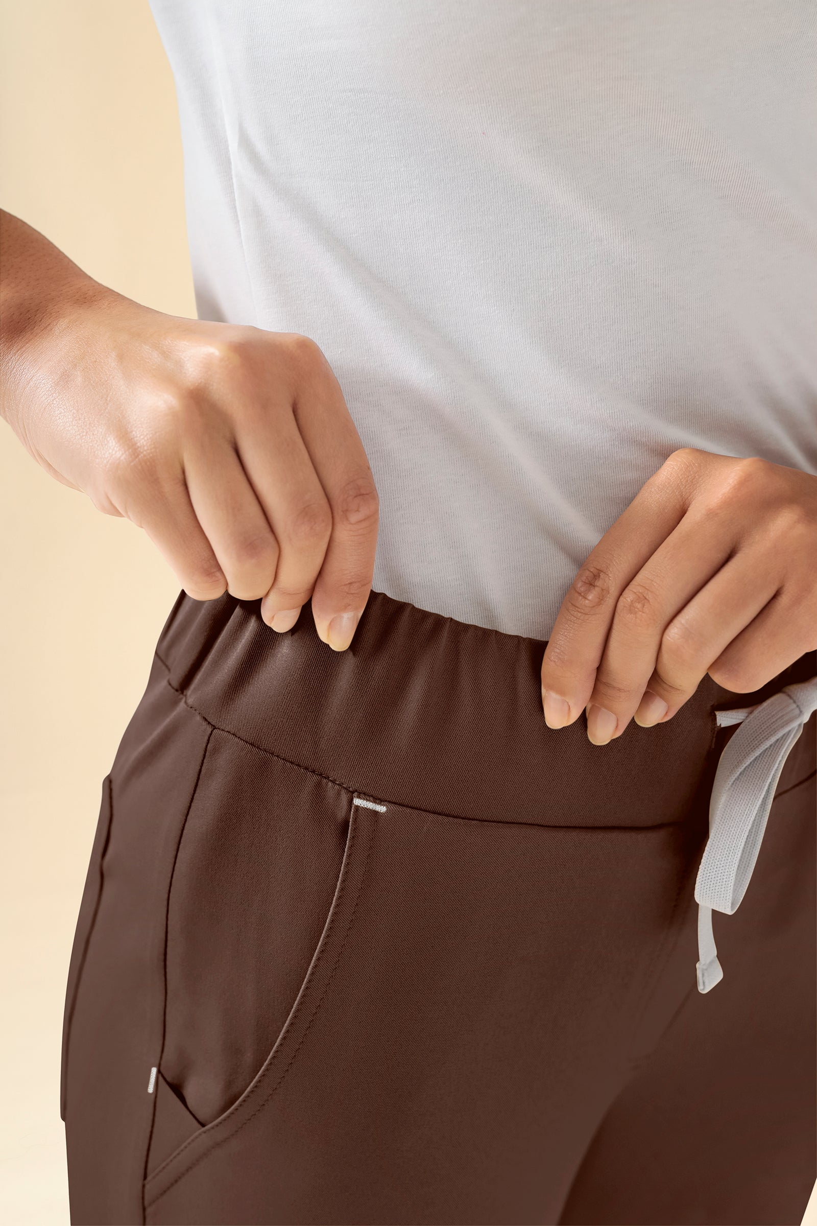 KAERE Hose Damen - Saumbündchen ohne Beintaschen coffee