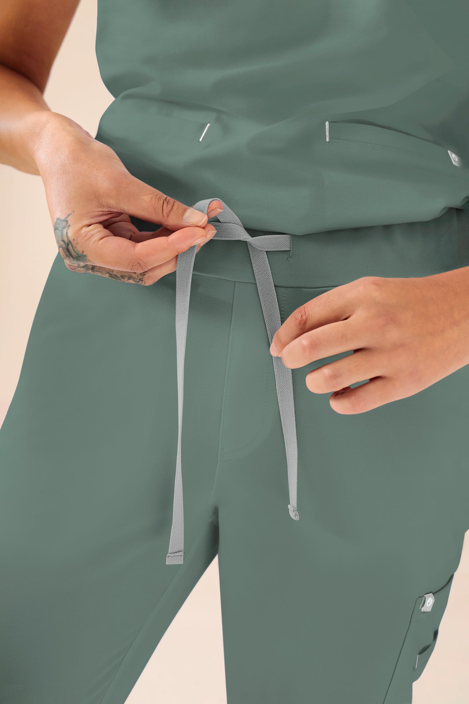 KAERE Hose Damen - gerader Saum mit Beintaschen dunkelgrün