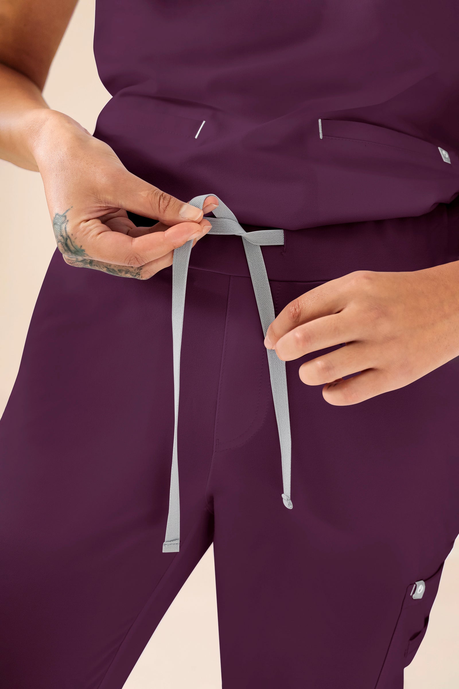 KAERE Hose Damen - gerader Saum mit Beintaschen pflaume