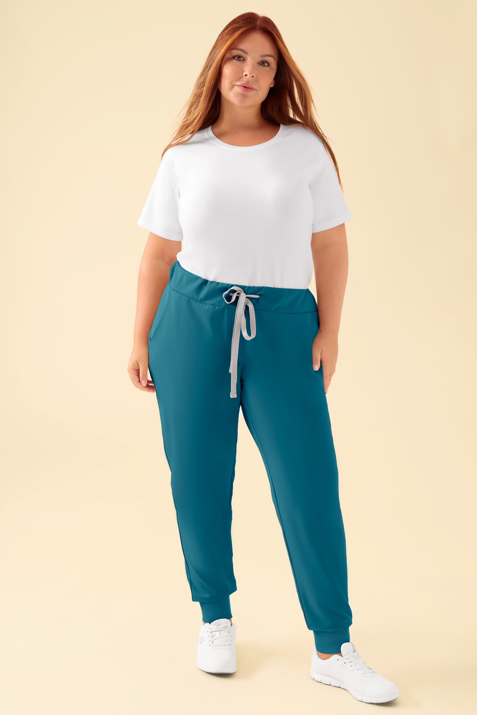 KAERE Hose Damen - Saumbündchen ohne Beintaschen petrol, Vorderansicht Das Model ist 173 cm groß und trägt Größe XL