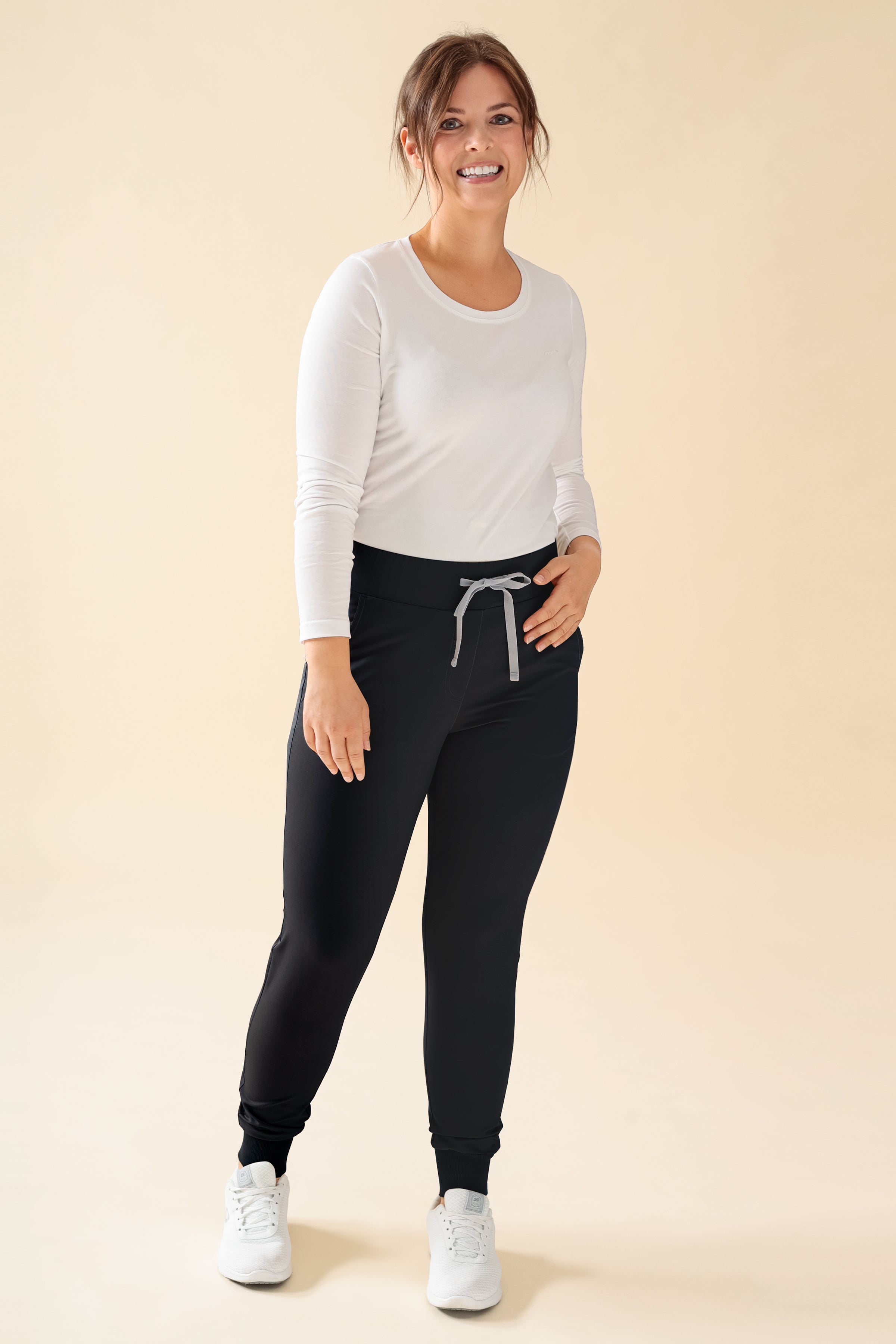 KAERE Hose Damen - Saumbündchen Kurzgr. ohne Beintaschen schwarz, Vorderansicht 