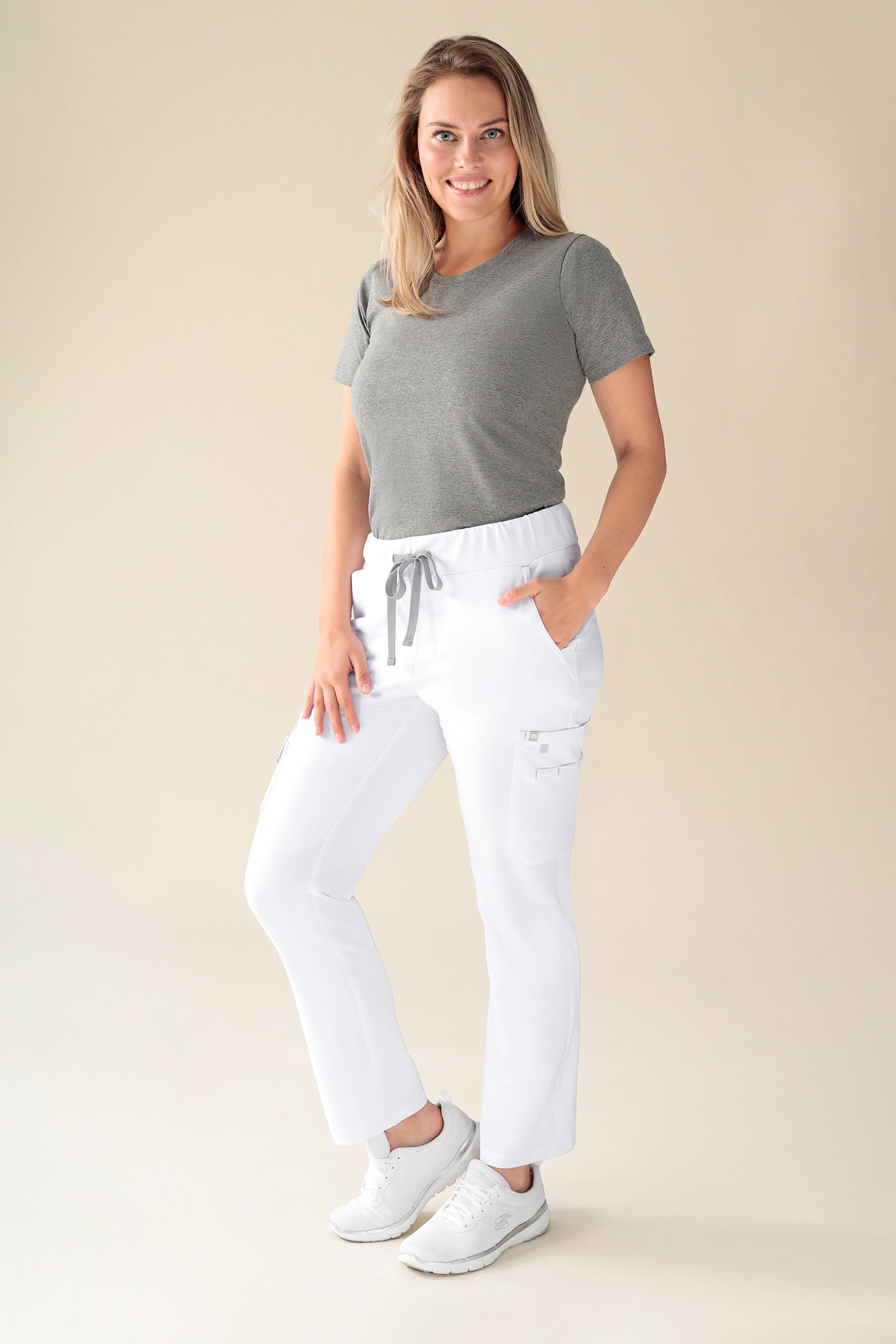 KAERE Hose Damen - gerader Saum Kurzgr. mit Beintaschen weiß, Vorderansicht 