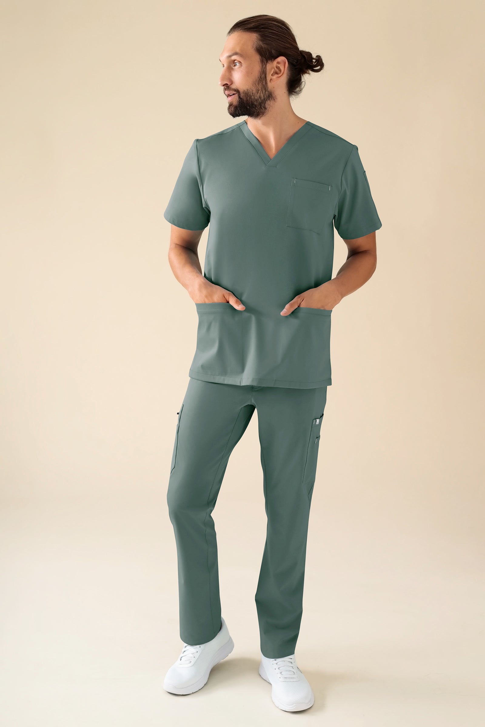 KAERE Hose Herren - gerader Saum mit Beintaschen dunkelgrün, Vorderansicht 