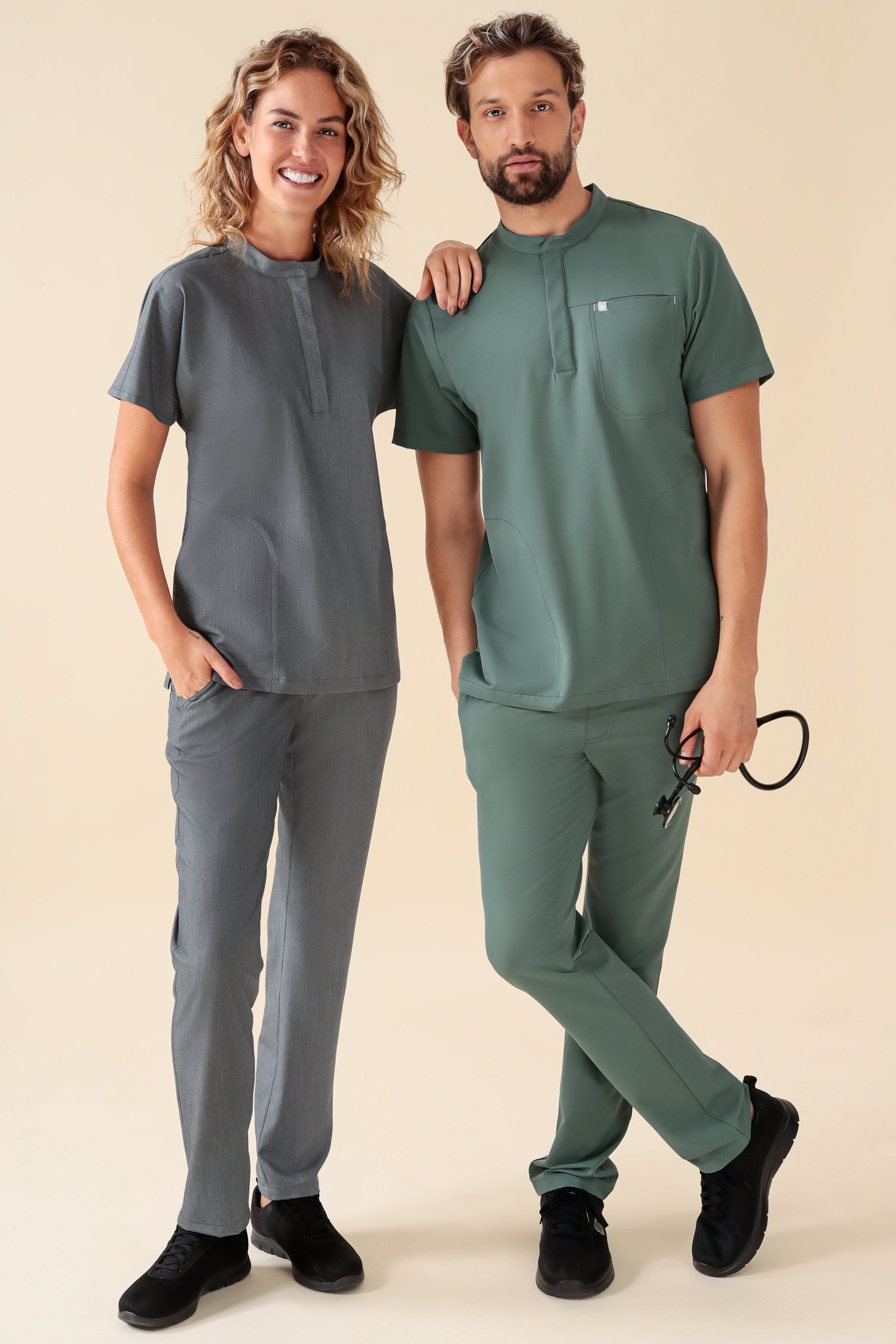 KAERE Hose Herren - gerader Saum ohne Beintaschen dunkelgrün, Vorderansicht 