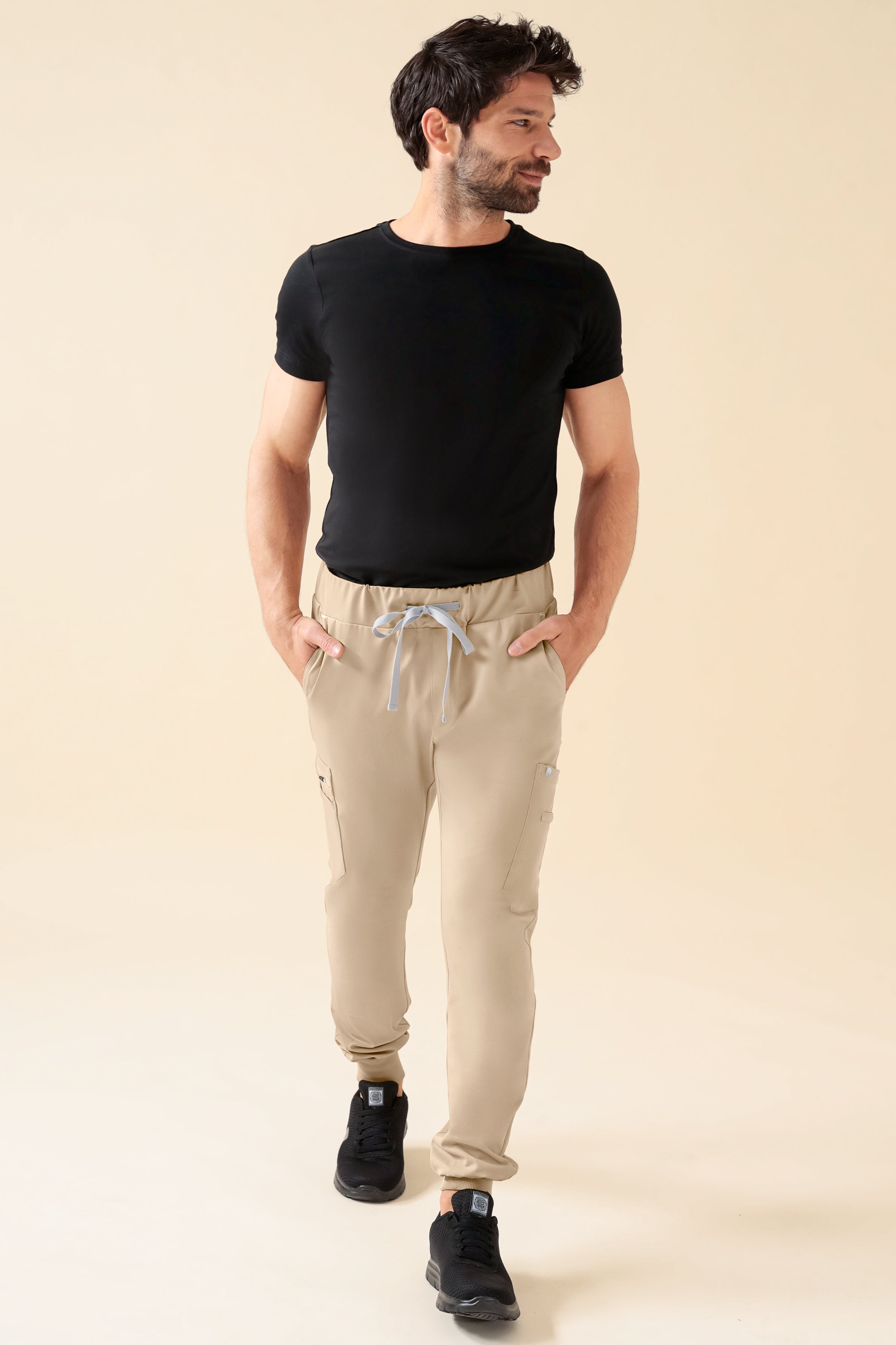 KAERE Hose Herren - Saumbündchen Kurzgr. mit Beintaschen sand, Vorderansicht 