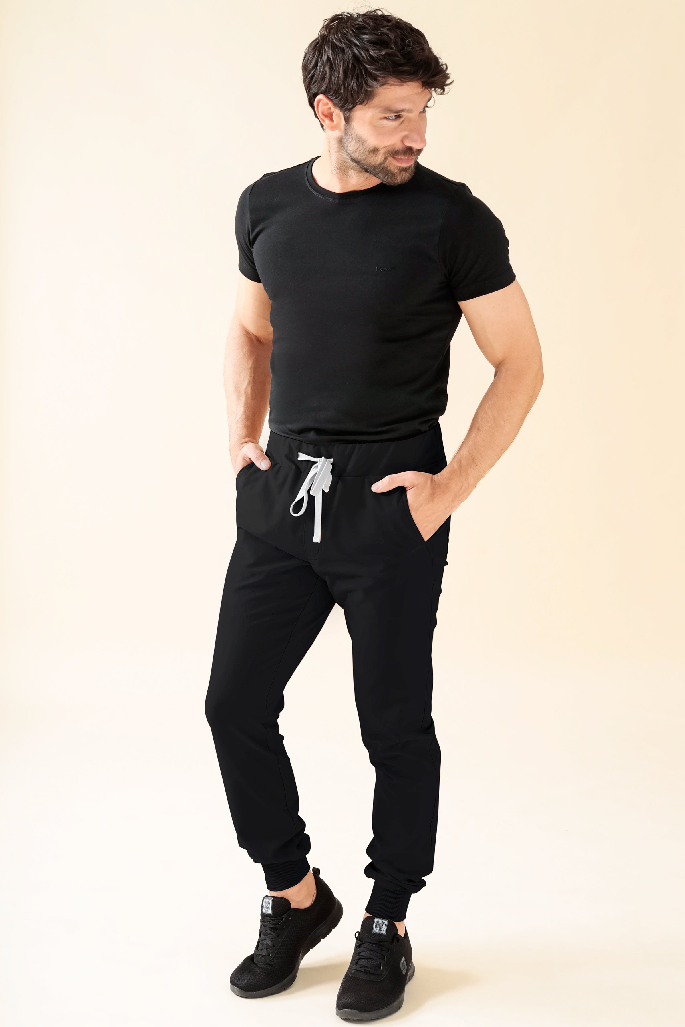KAERE Hose Herren - Saumbündchen Kurzgr. ohne Beintaschen schwarz, Vorderansicht 