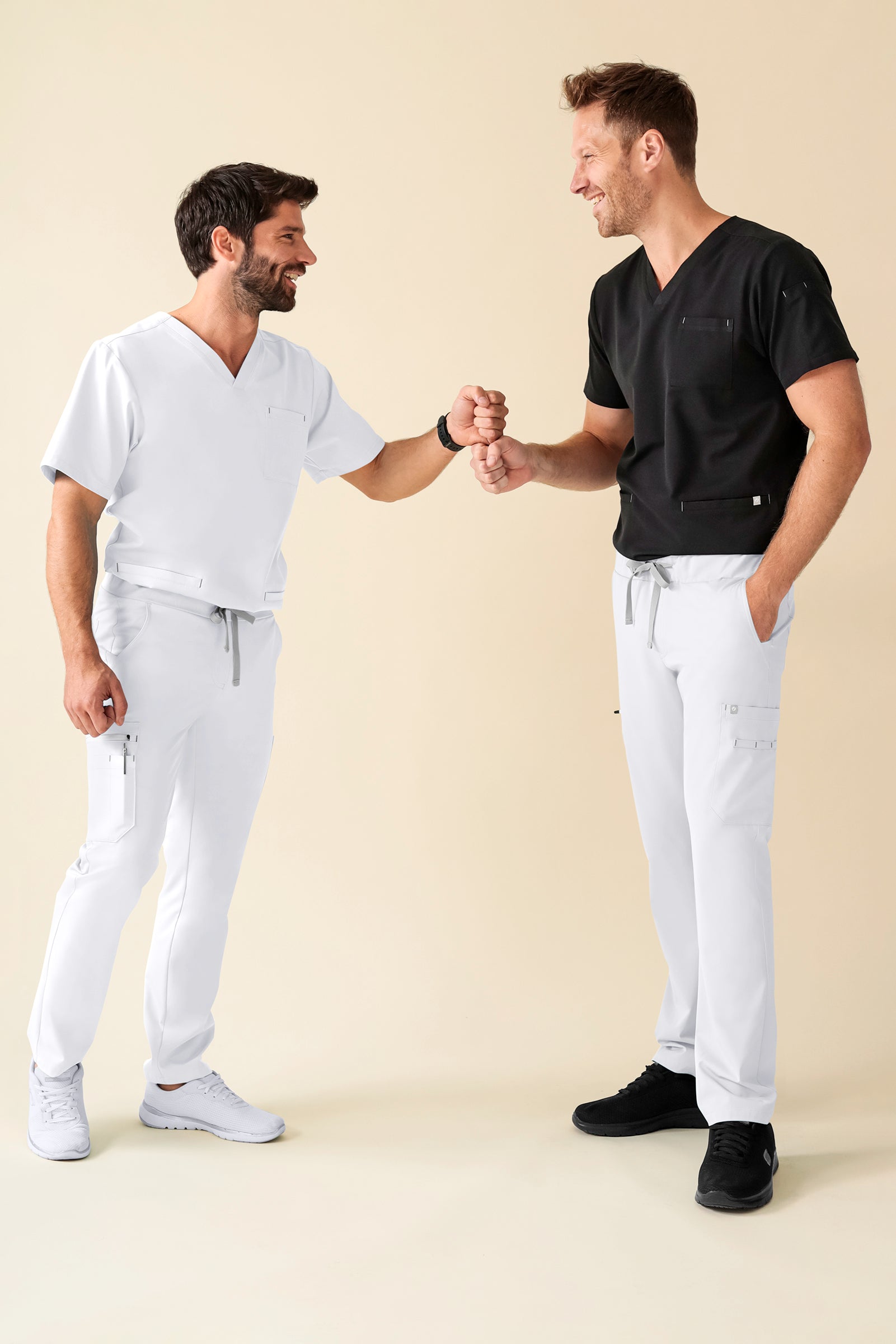 KAERE Hose Herren - gerader Saum Kurzgr. mit Beintaschen weiß, Vorderansicht 