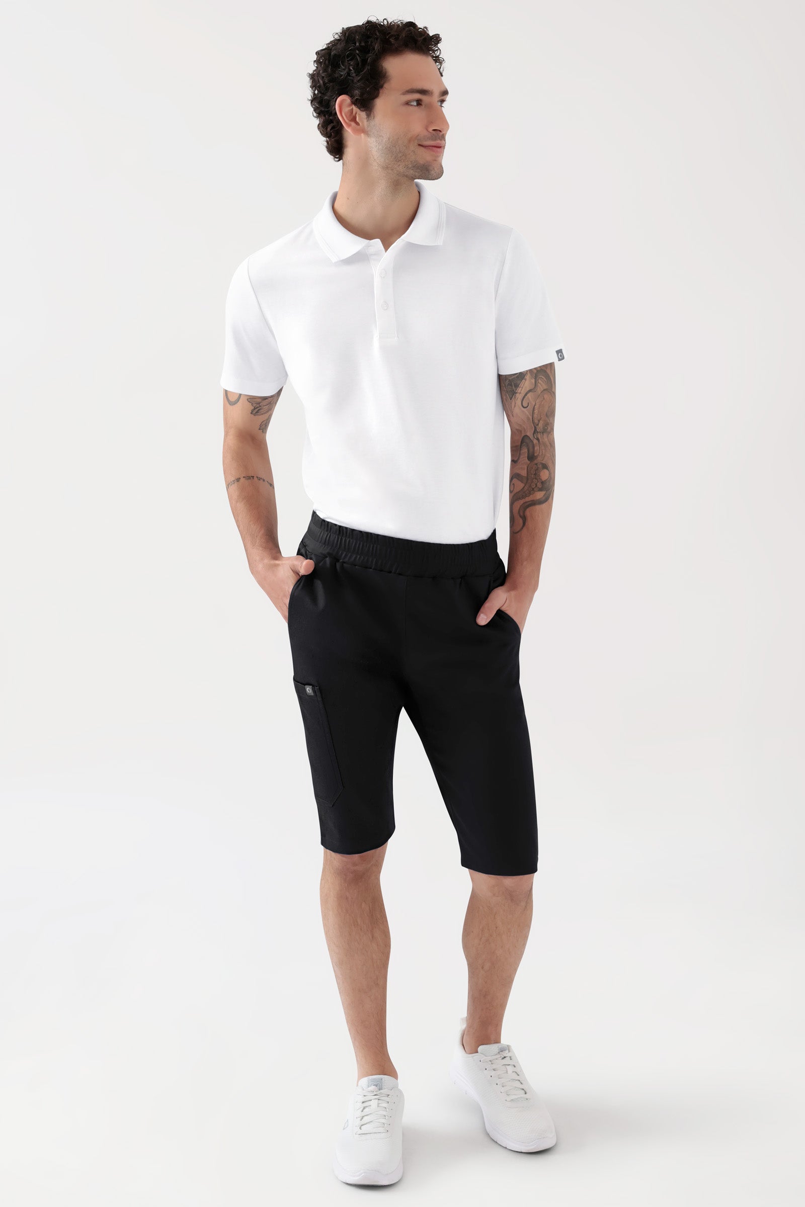 COMFY FLEX Stretch Hose Unisex - Bermuda schwarz, Vorderansicht Das Model ist 188 cm groß und trägt Größe M