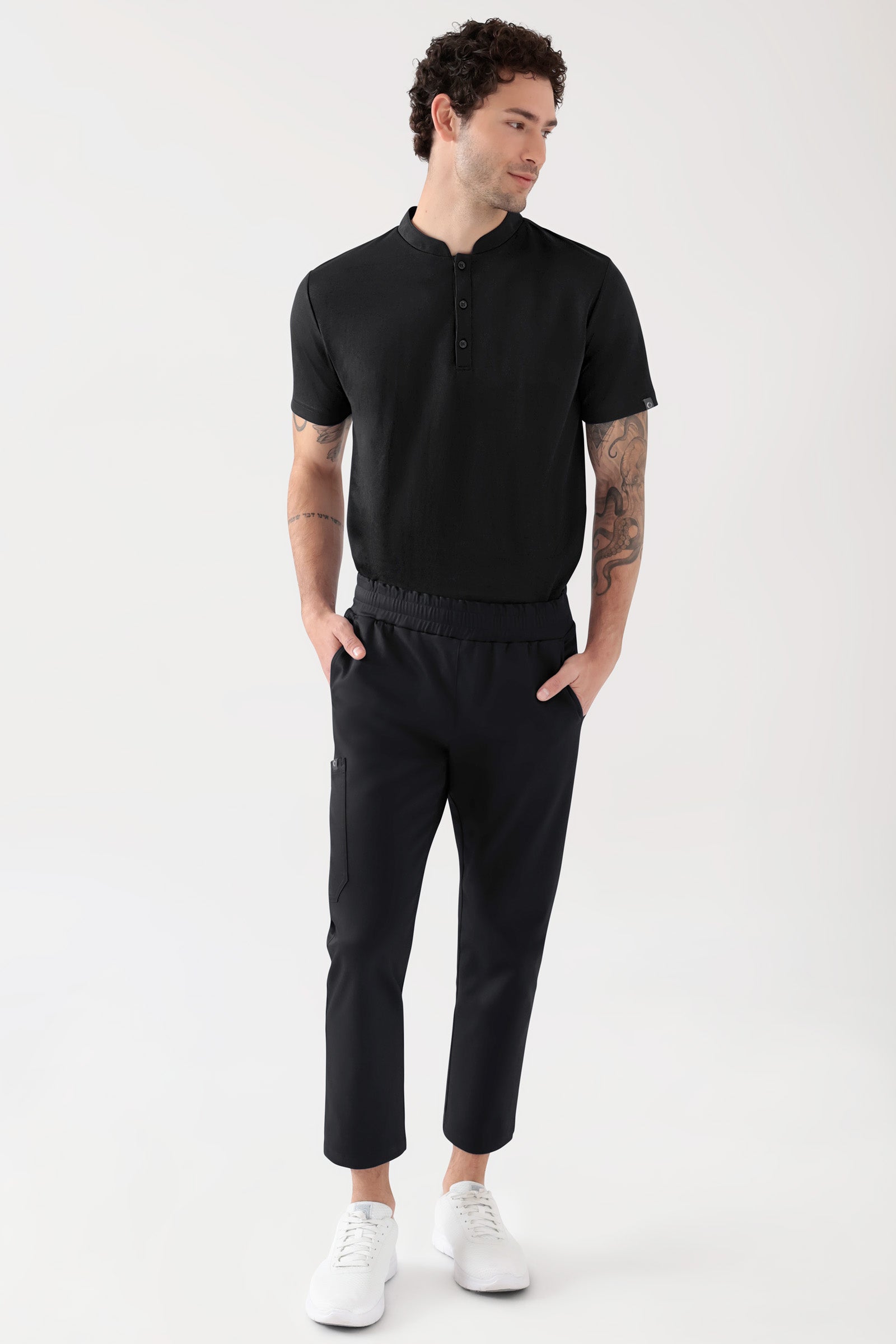 COMFY FLEX Stretch Hose Unisex - 7/8 Länge schwarz, Vorderansicht Das Model ist 188 cm groß und trägt Größe M