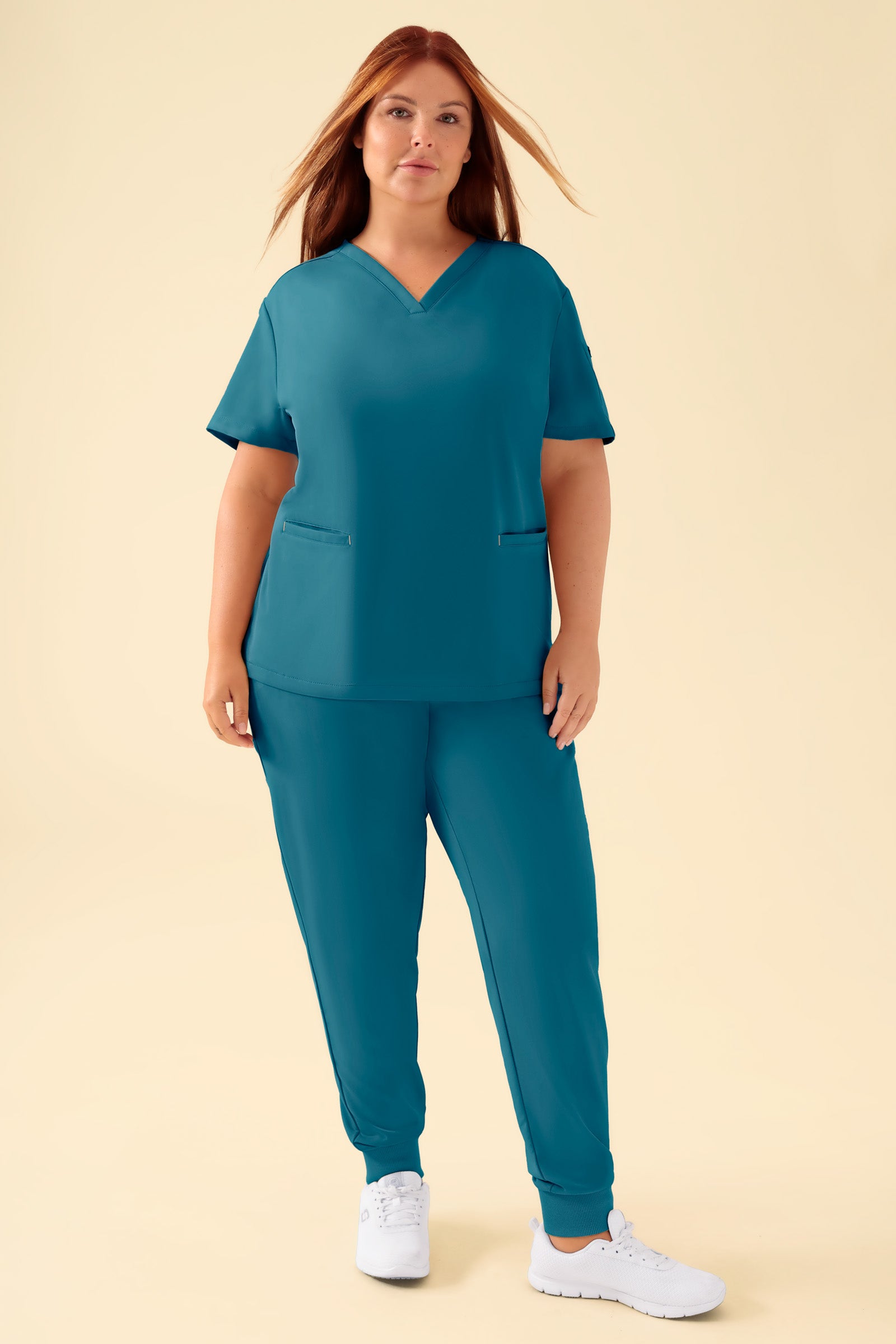 KAERE Schlupfkasack Damen - V-Ausschnitt petrol, Vorderansicht Das Model ist 173 cm groß und trägt Größe XL