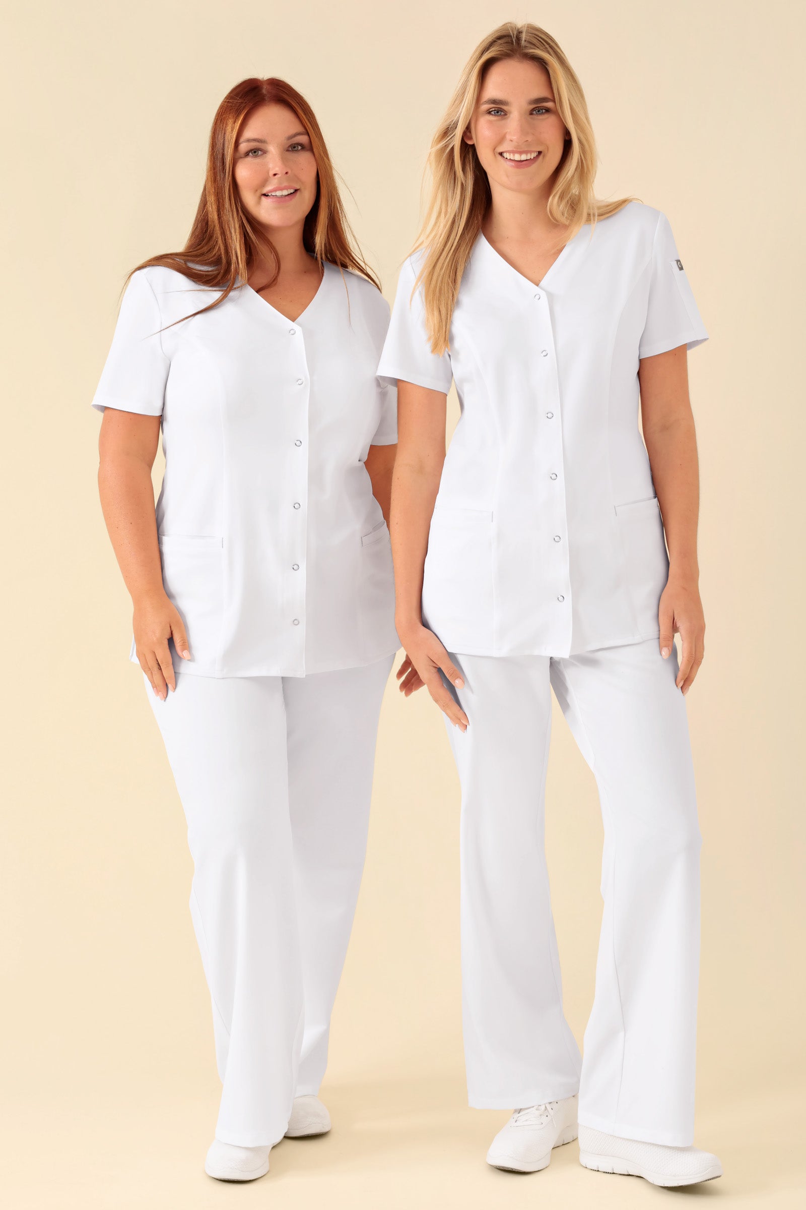 KAERE Kasack Damen - durchgeknöpft weiß, Vorderansicht 