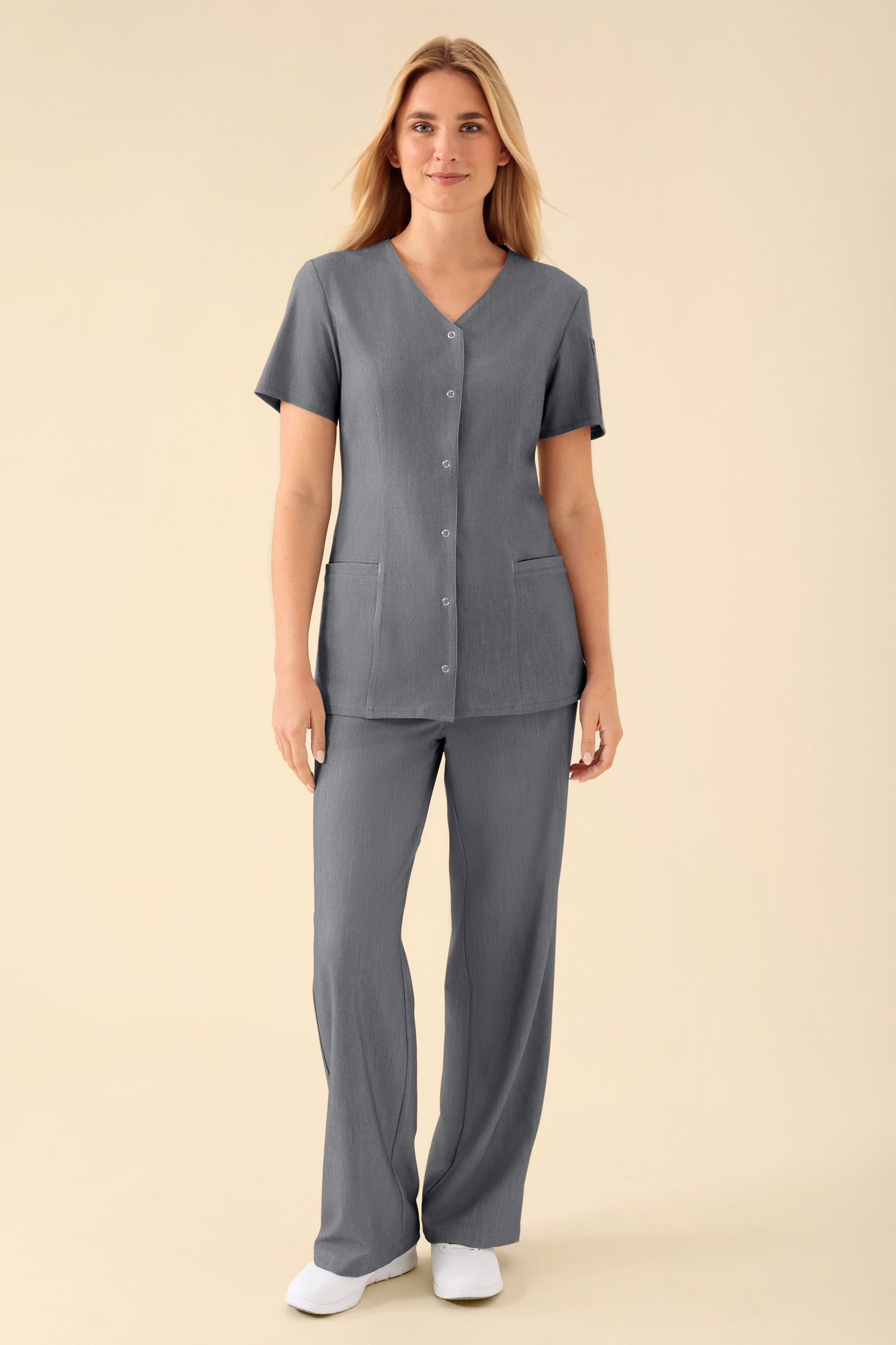 KAERE Kasack Damen - durchgeknöpft dunkelgrau melange, Vorderansicht Das Model ist 177 cm groß und trägt Größe S