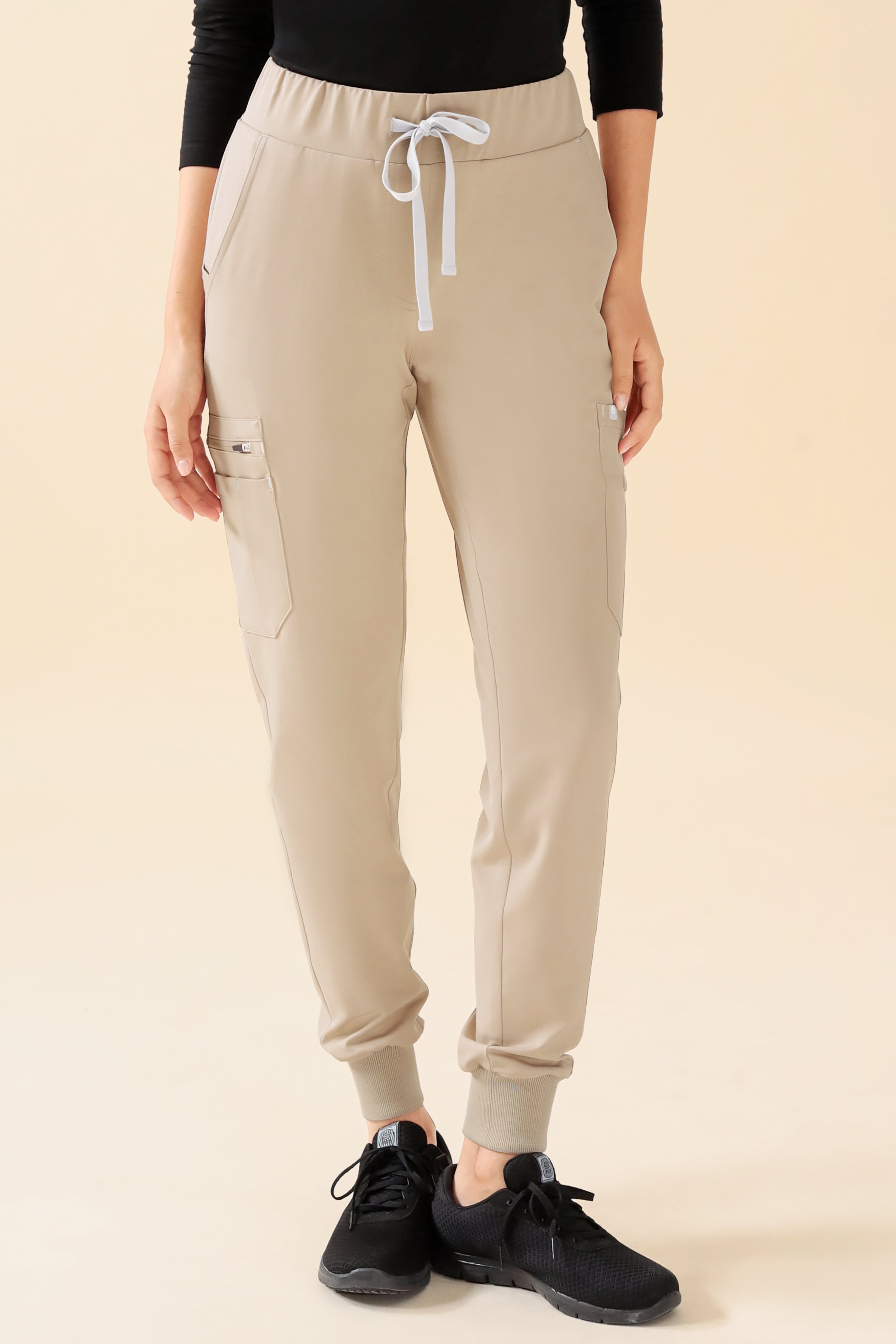 KAERE Hose Damen - Saumbündchen mit Beintaschen sand, Vorderansicht 